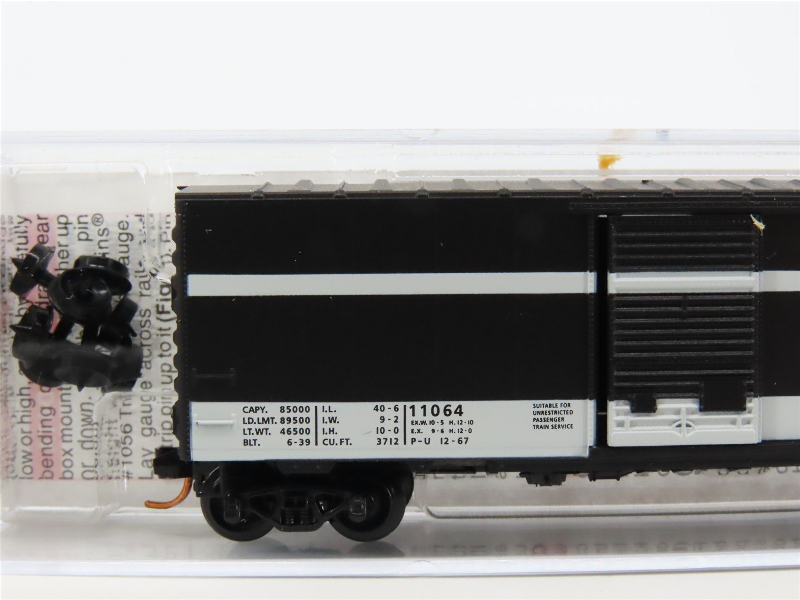 N Scale Micro-Trains MTL 07300070 CN Canadian National 40' Box Car #11064