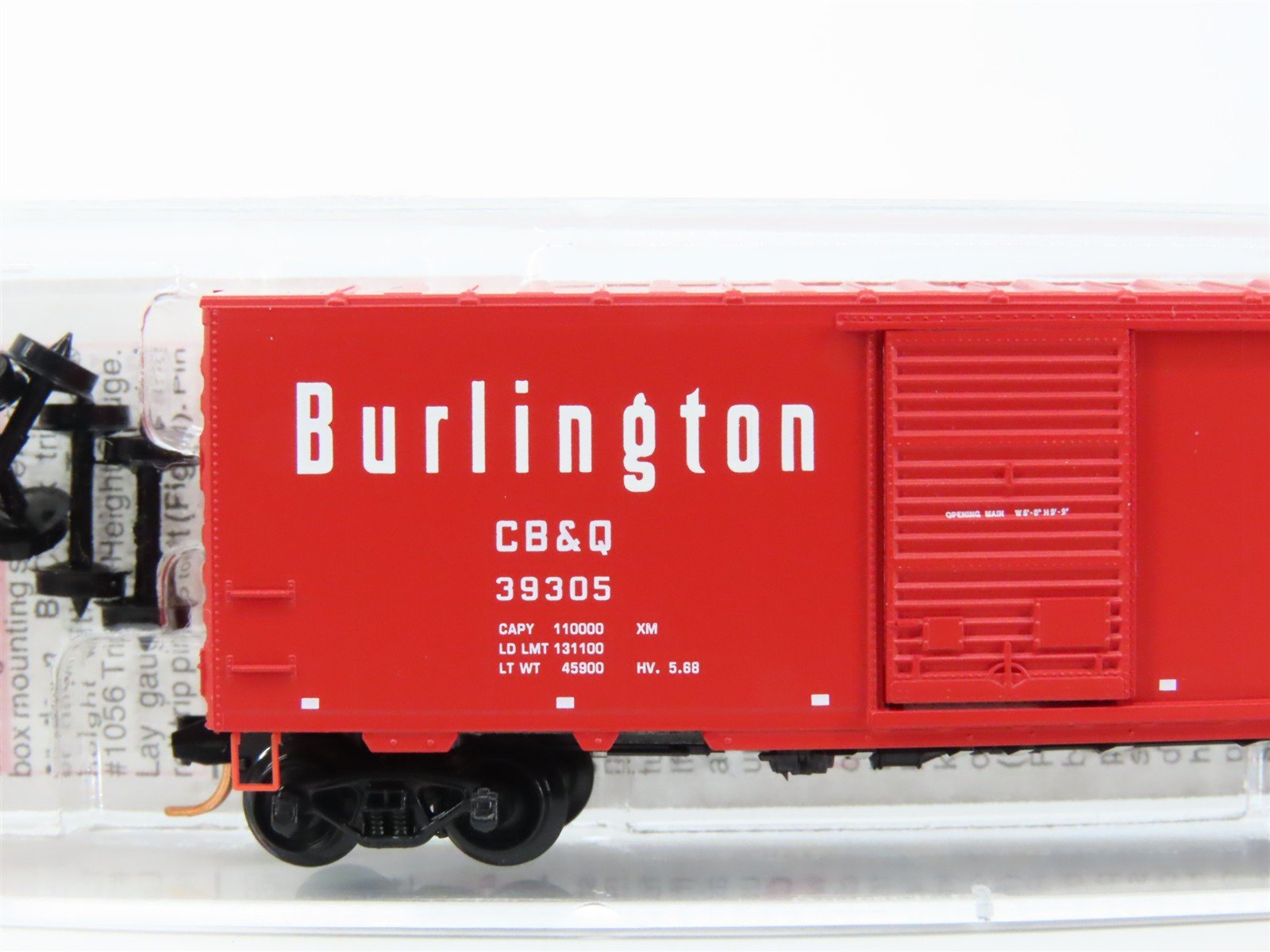 N Scale Micro-Trains MTL 73050 CB&Q Burlington Route 40' Box Car #39305