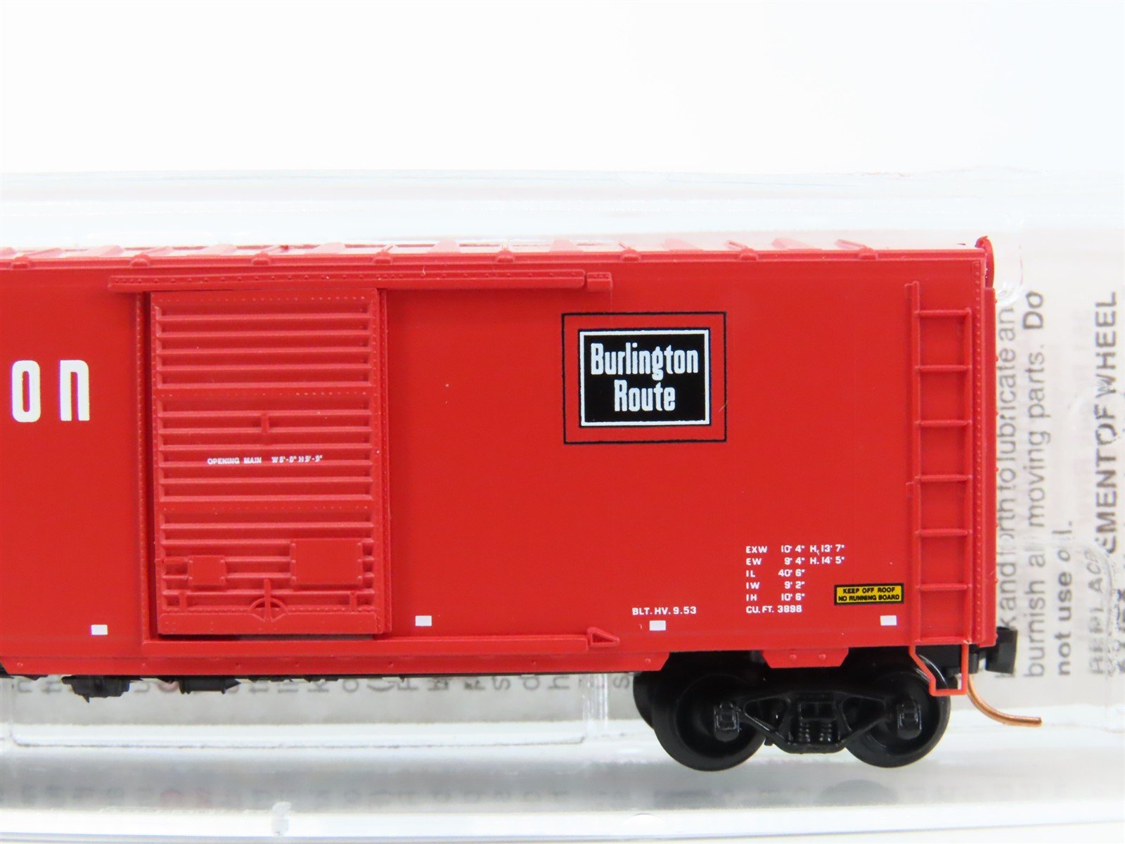 N Scale Micro-Trains MTL 73050 CB&Q Burlington Route 40' Box Car #39305