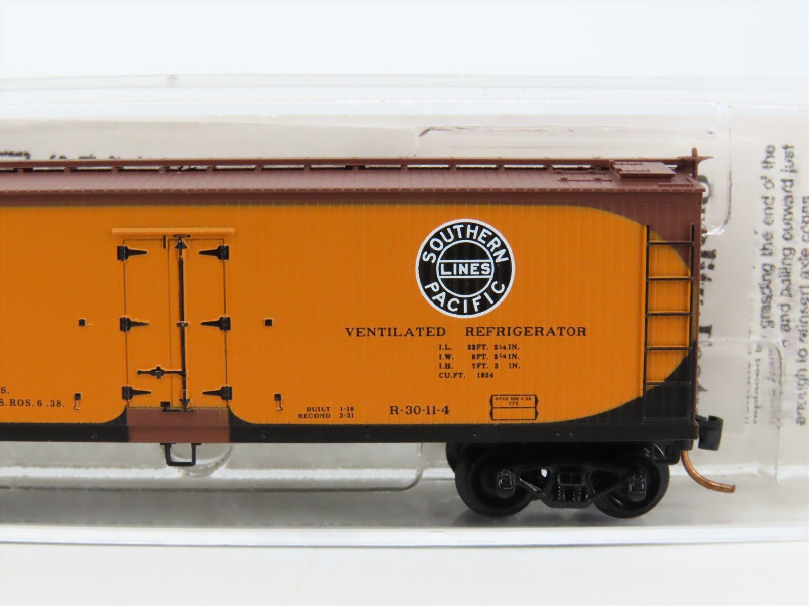 N Scale Micro-Trains MTL 49500 UP SP PFE Pacific Fruit Express 40' Reefer #14760