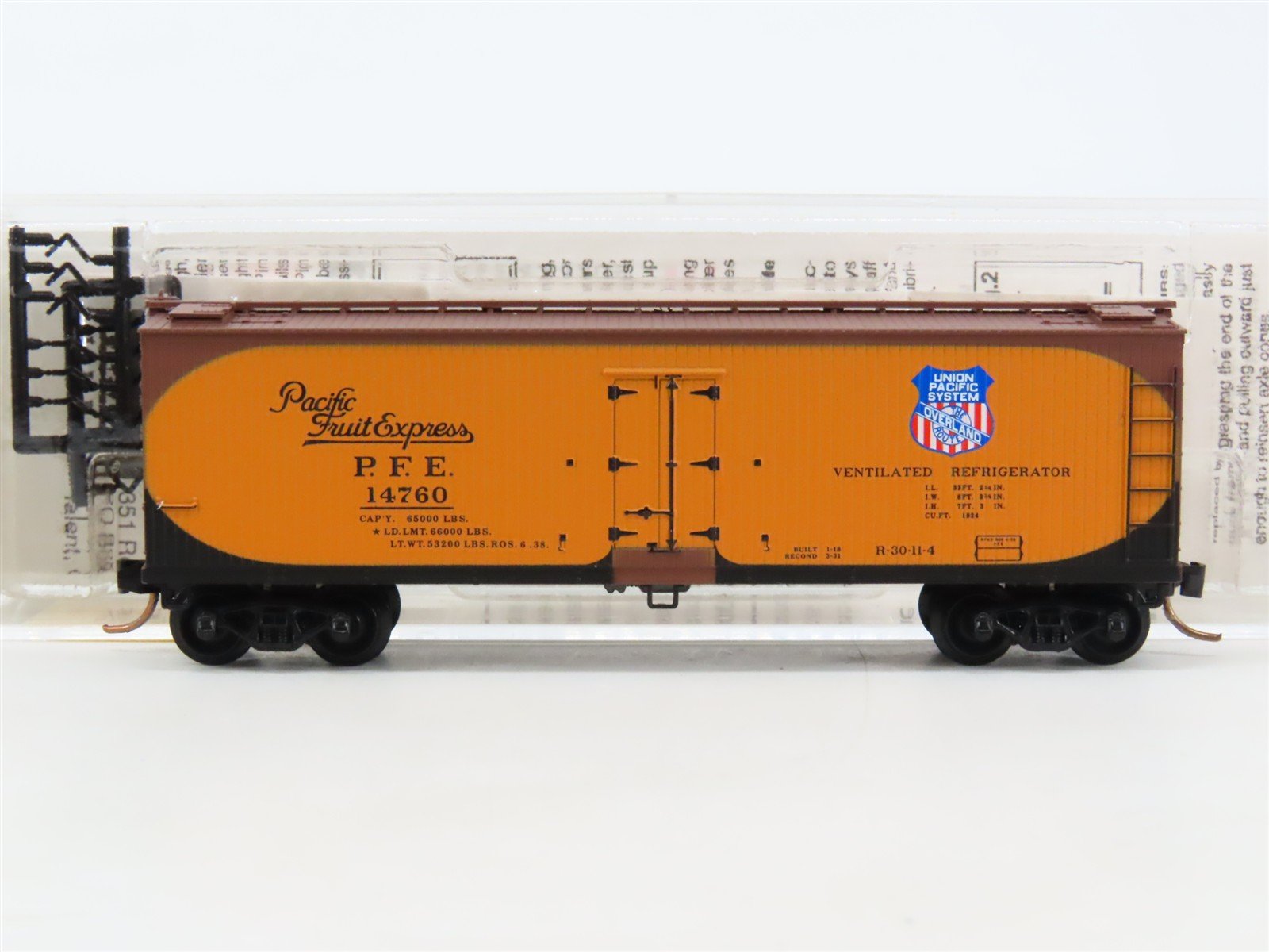 N Scale Micro-Trains MTL 49500 UP SP PFE Pacific Fruit Express 40' Reefer #14760