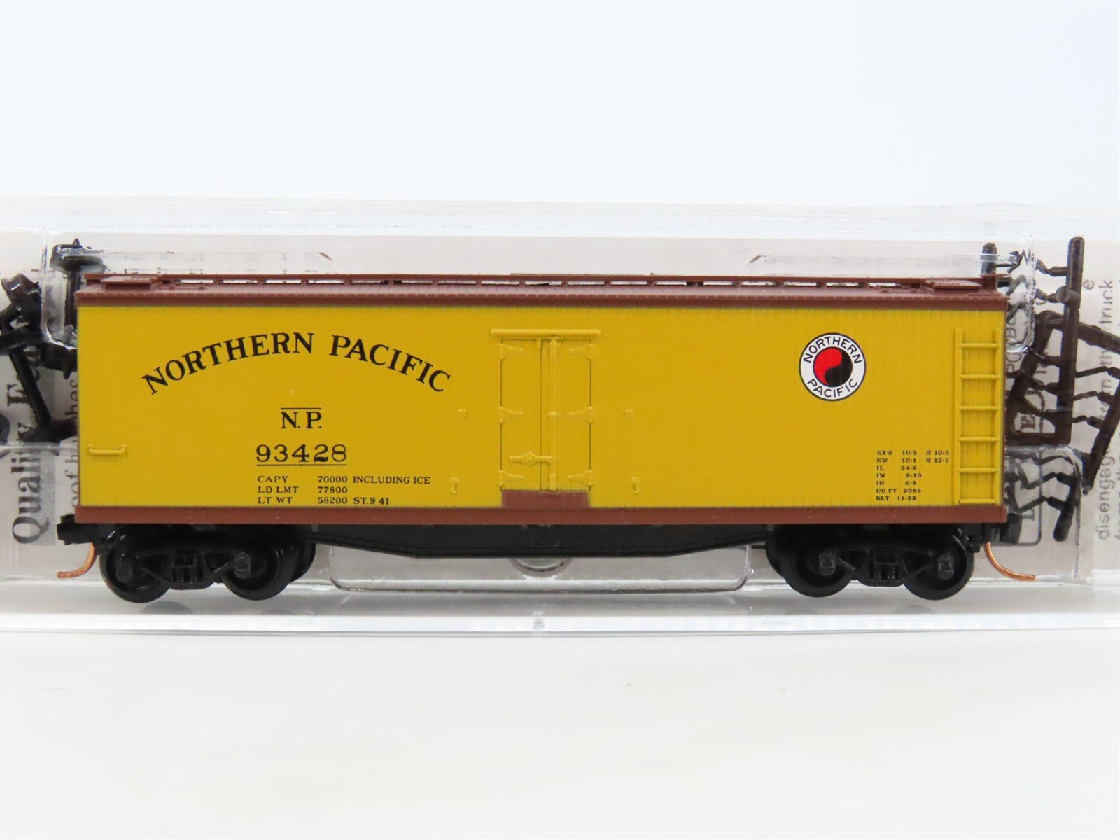 N Scale Micro-Trains MTL 49260 NP Northern Pacific 40' Wood Reefer #93428