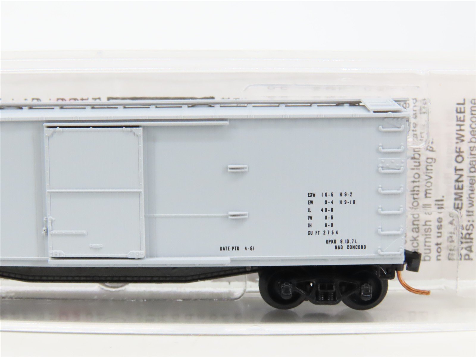 N Scale Micro-Trains MTL 04200050 USN United States Navy 40' Box Car #61-00201