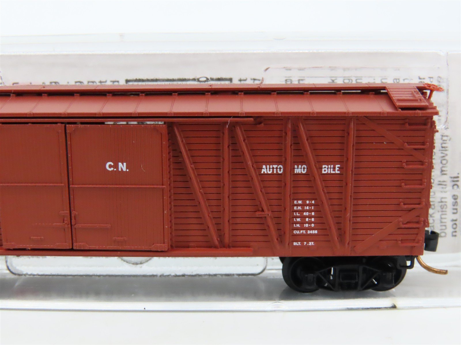 N Scale Micro-Trains MTL 40010 CN Canadian National 40' Auto Box Car #582593