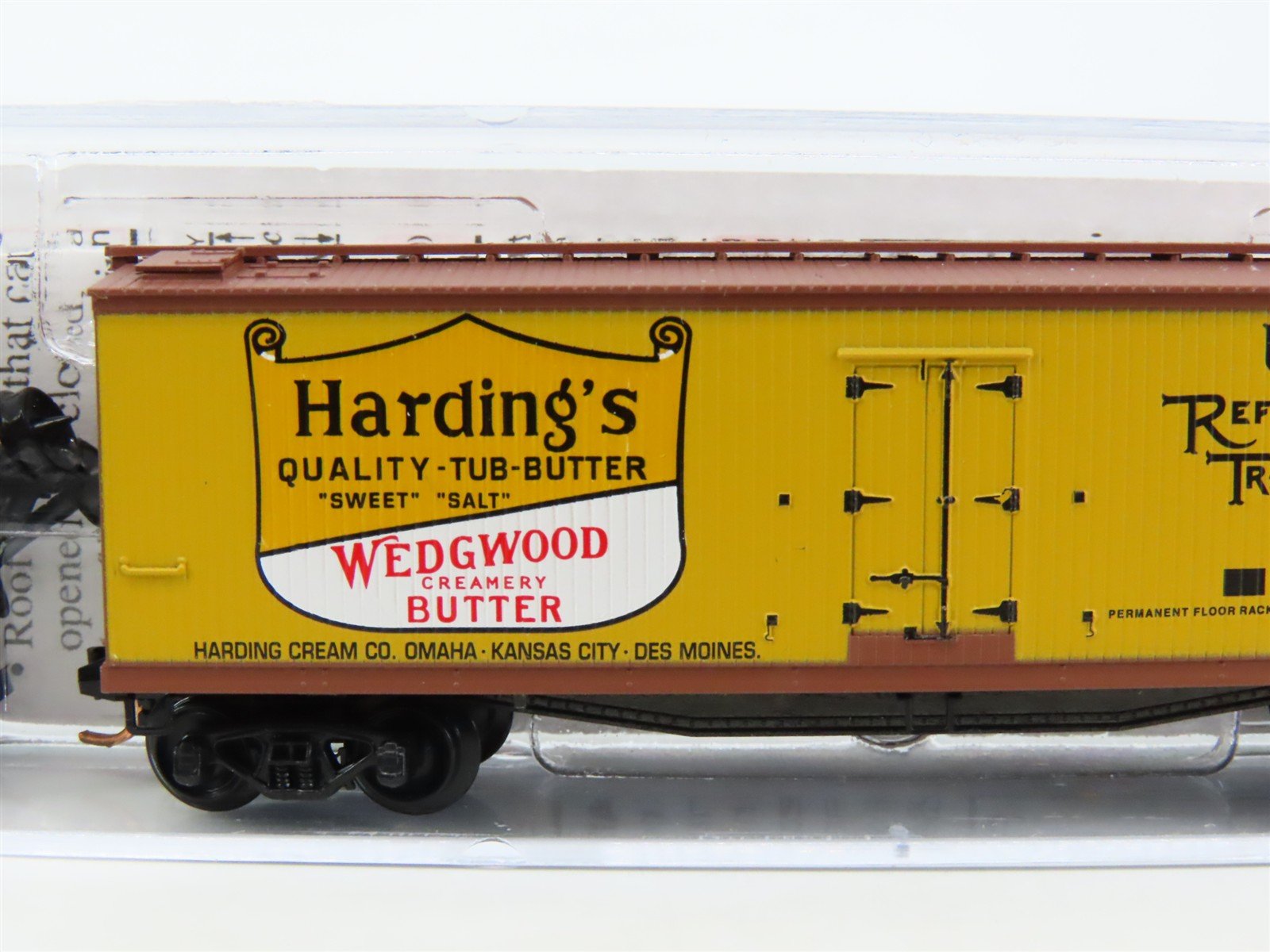 N Scale Micro-Trains MTL 04900540 URTCo. Harding's Butter 40' Wood Reefer #11619