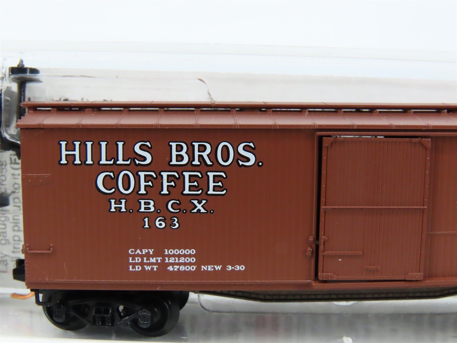 N Scale Micro-Trains MTL 42100 HBCX Hills Bros. Coffee 40' Wood Box Car #163