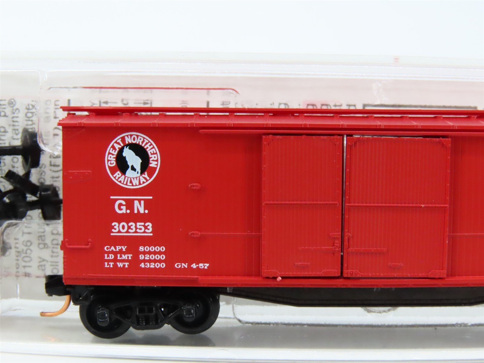 N Scale Micro-Trains MTL 43040 GN Great Northern 40' Wood Box Car #30353