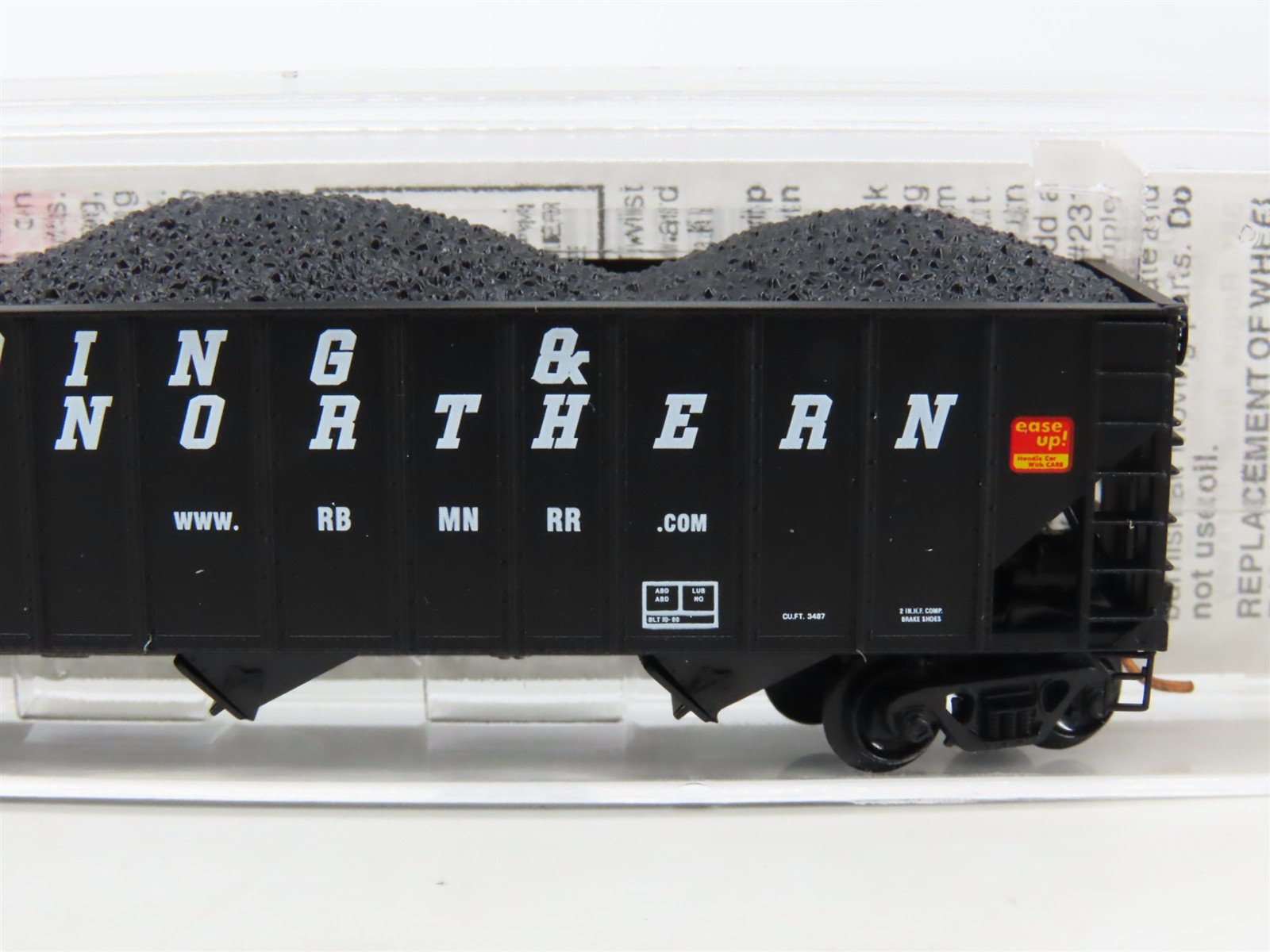 N Micro-Trains MTL 108090 RBMN Reading & Northern 3-Bay Hopper #7410 w/ Load