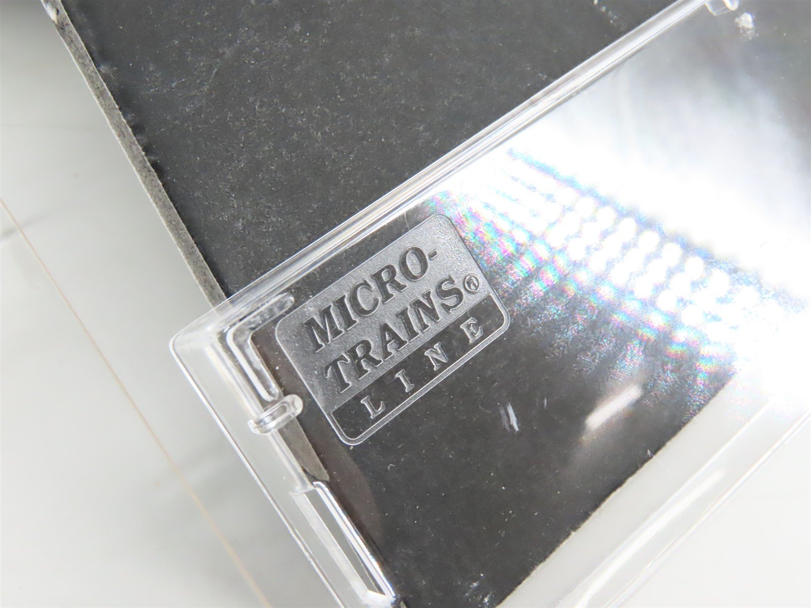 N Scale Micro-Trains MTL 94100 ATSF Santa Fe 3-Bay Covered Hopper #313838