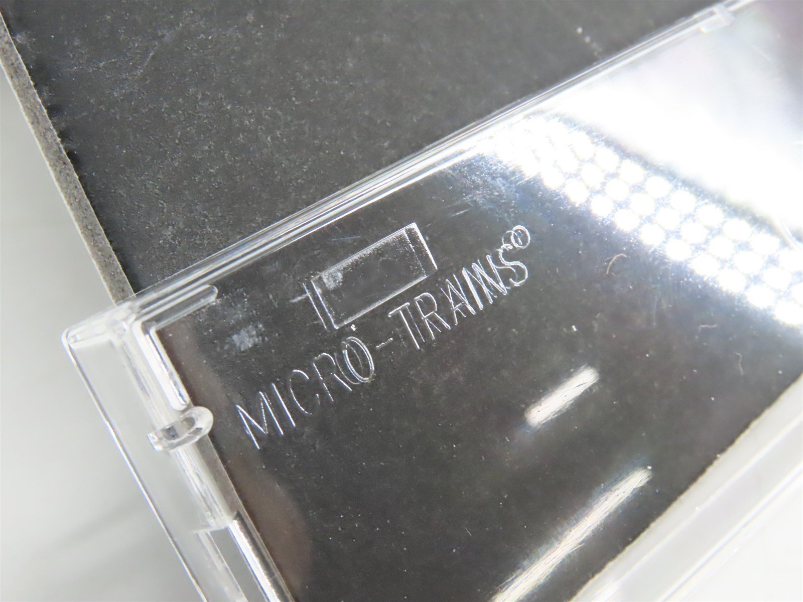 N Scale Micro-Trains MTL 76030 ATSF Santa Fe Shock Control 50' Box Car #49635