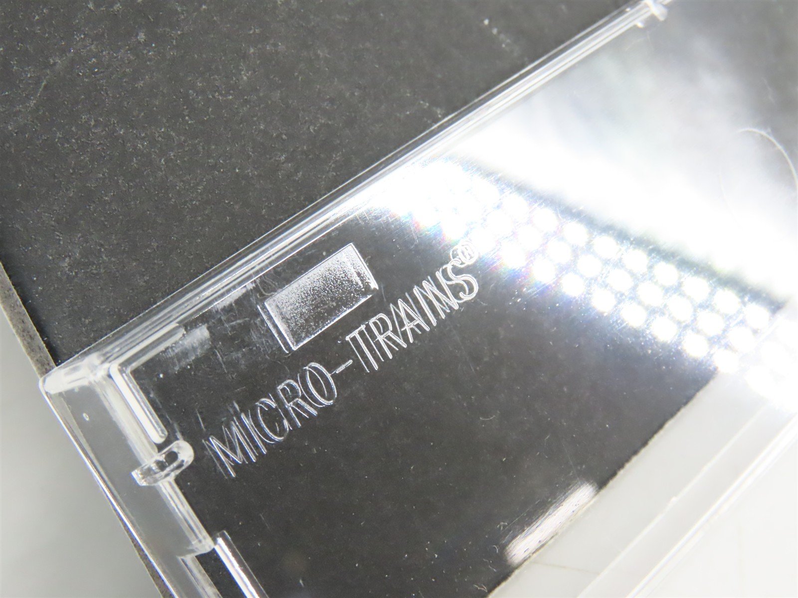 N Scale Micro-Trains MTL 24070 ICG Illinois Central Gulf 40' Box Car #416084