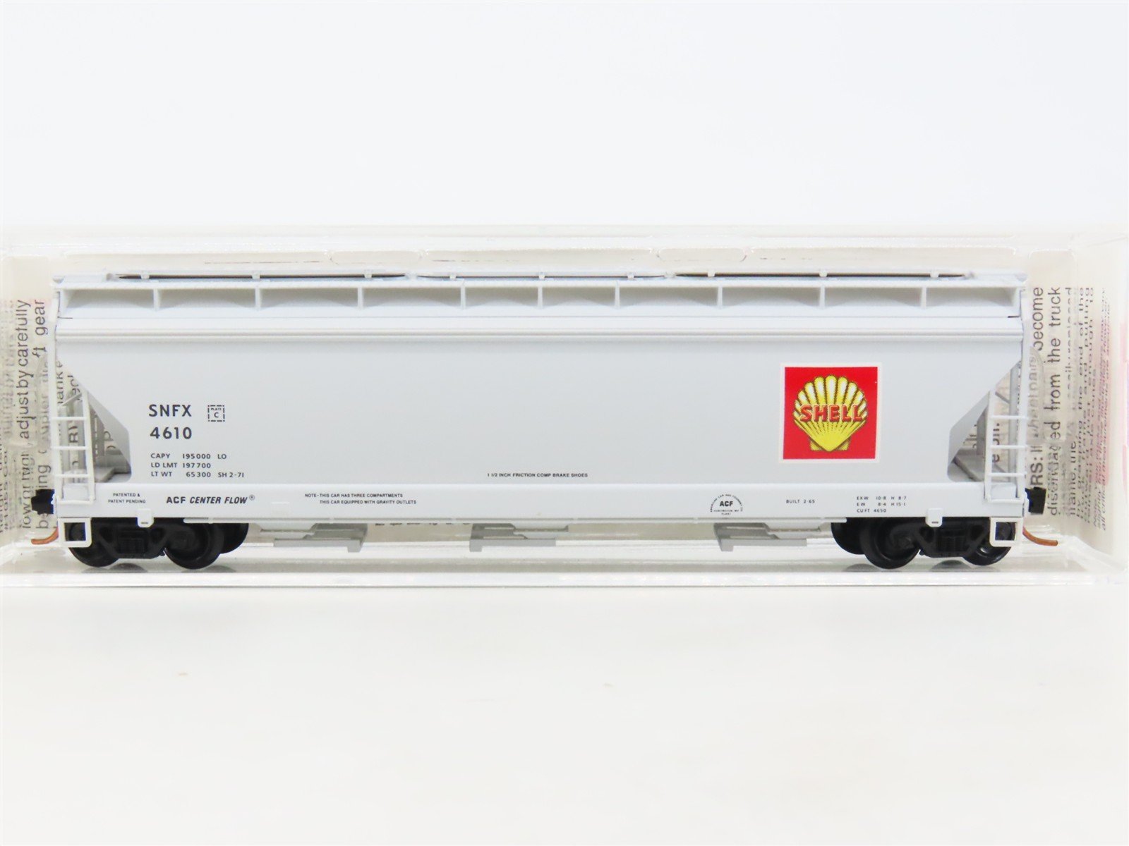 N Scale Micro-Trains MTL 94210 SNFX Shell Oil Company 3-Bay Covered Hopper #4610