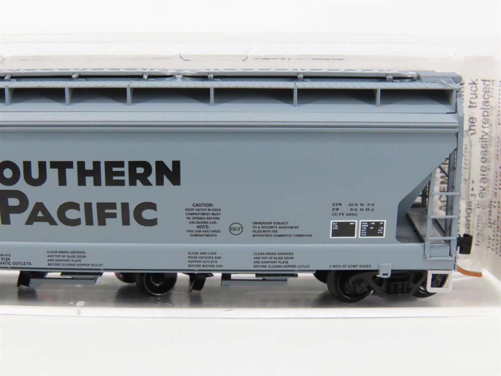 N Scale Micro-Trains MTL 94040 SP Southern Pacific 3-Bay Covered Hopper #496535