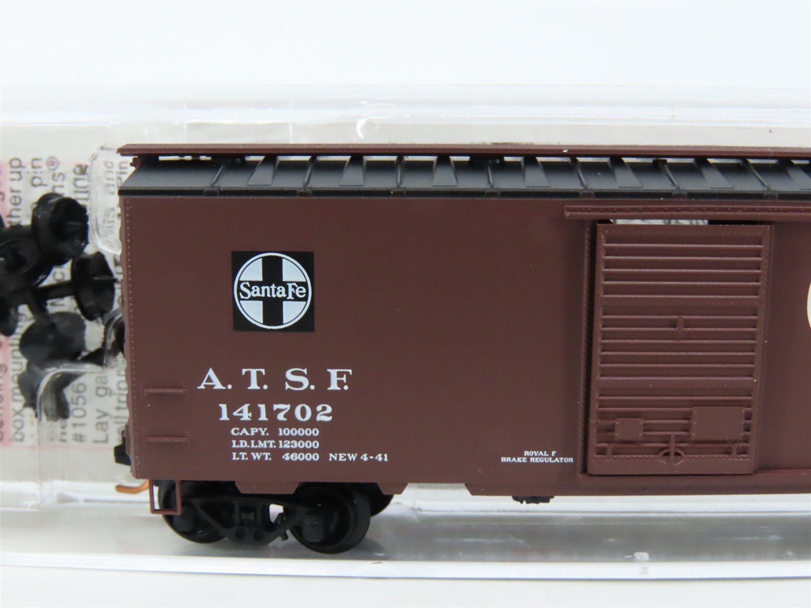 N Scale Micro-Trains MTL 20460 ATSF Santa Fe Grand Canyon 40' Box Car #141702