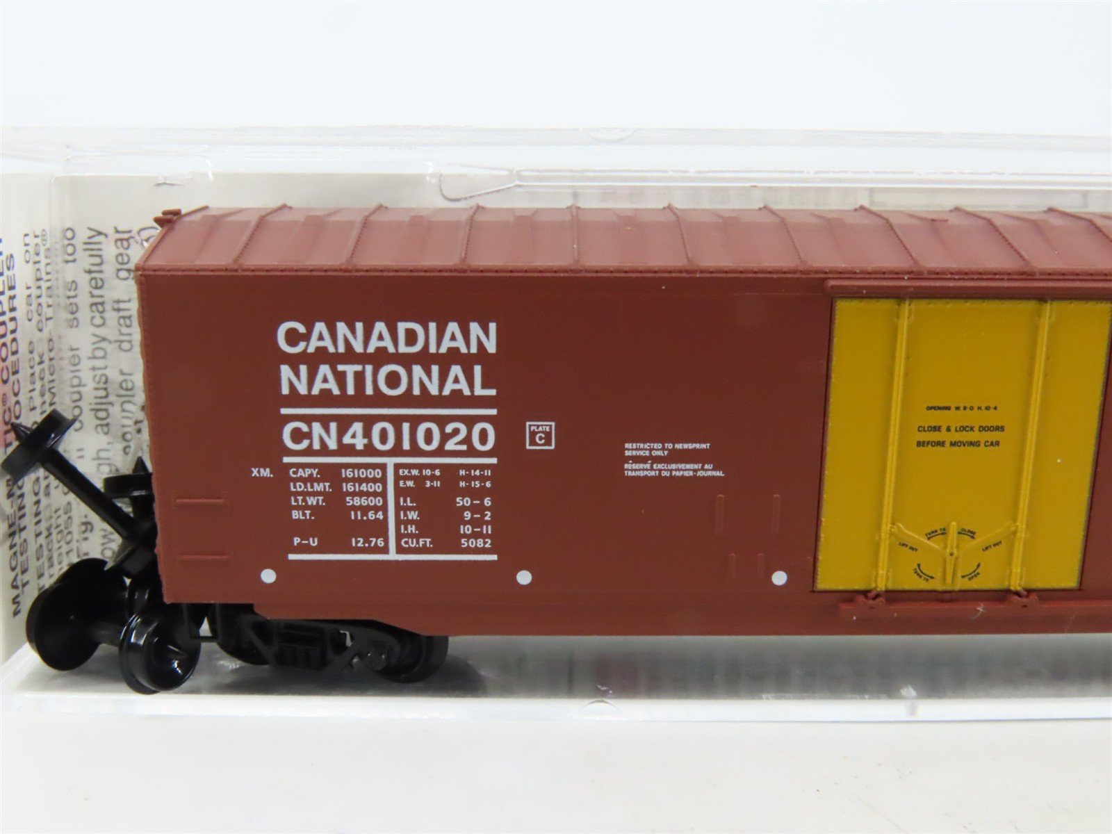 N Scale Micro-Trains MTL 38310 CN Canadian National 50' Plug Door Boxcar #401020