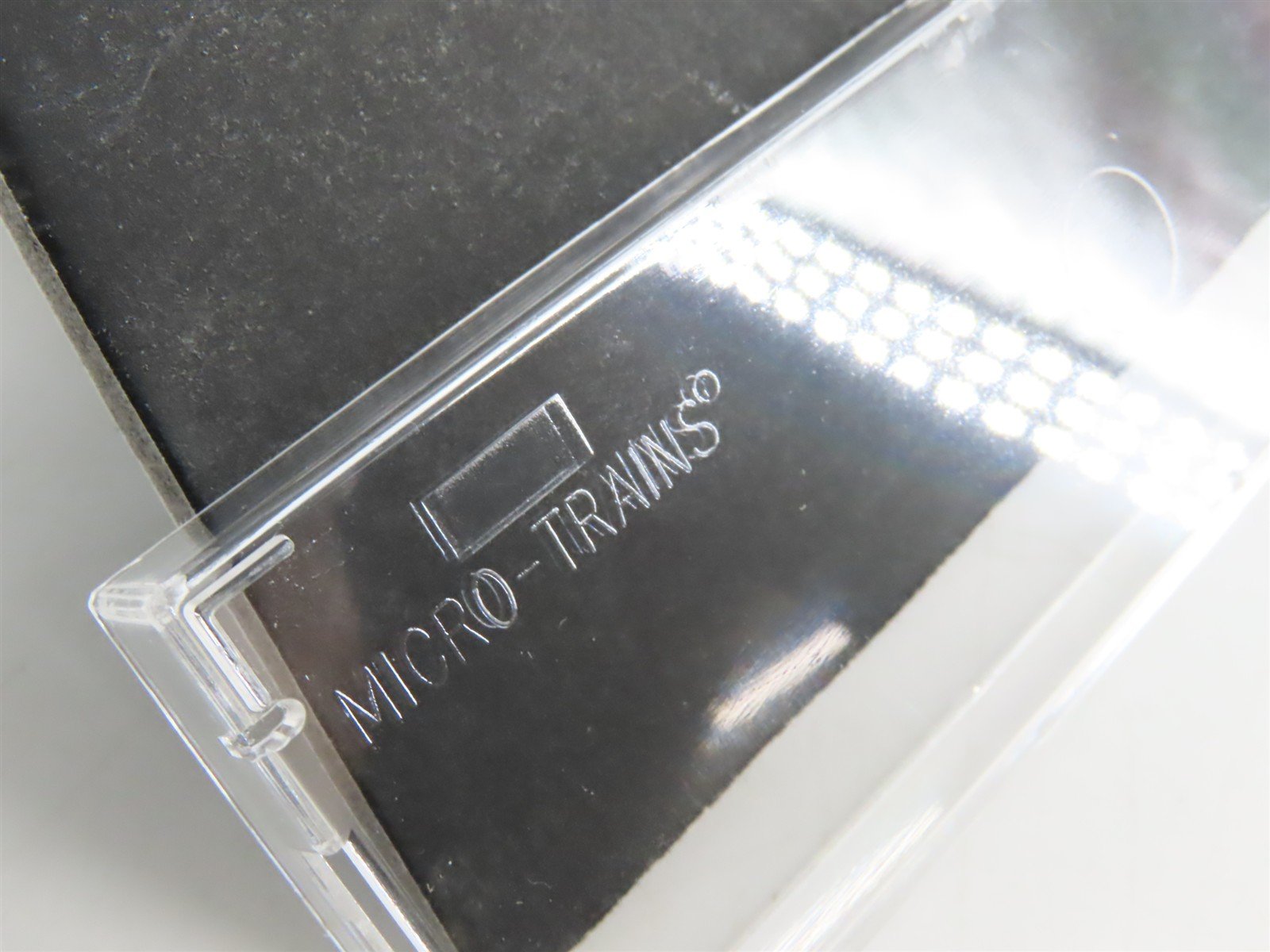 N Scale Micro-Trains MTL 38310 CN Canadian National 50' Plug Door Boxcar #401020
