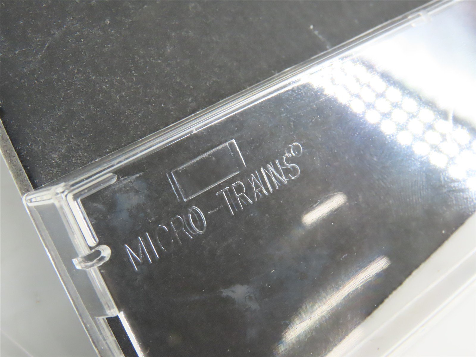 N Scale Micro-Trains MTL 108100 UP Union Pacific 3-Bay Hopper #18122 w/ Load