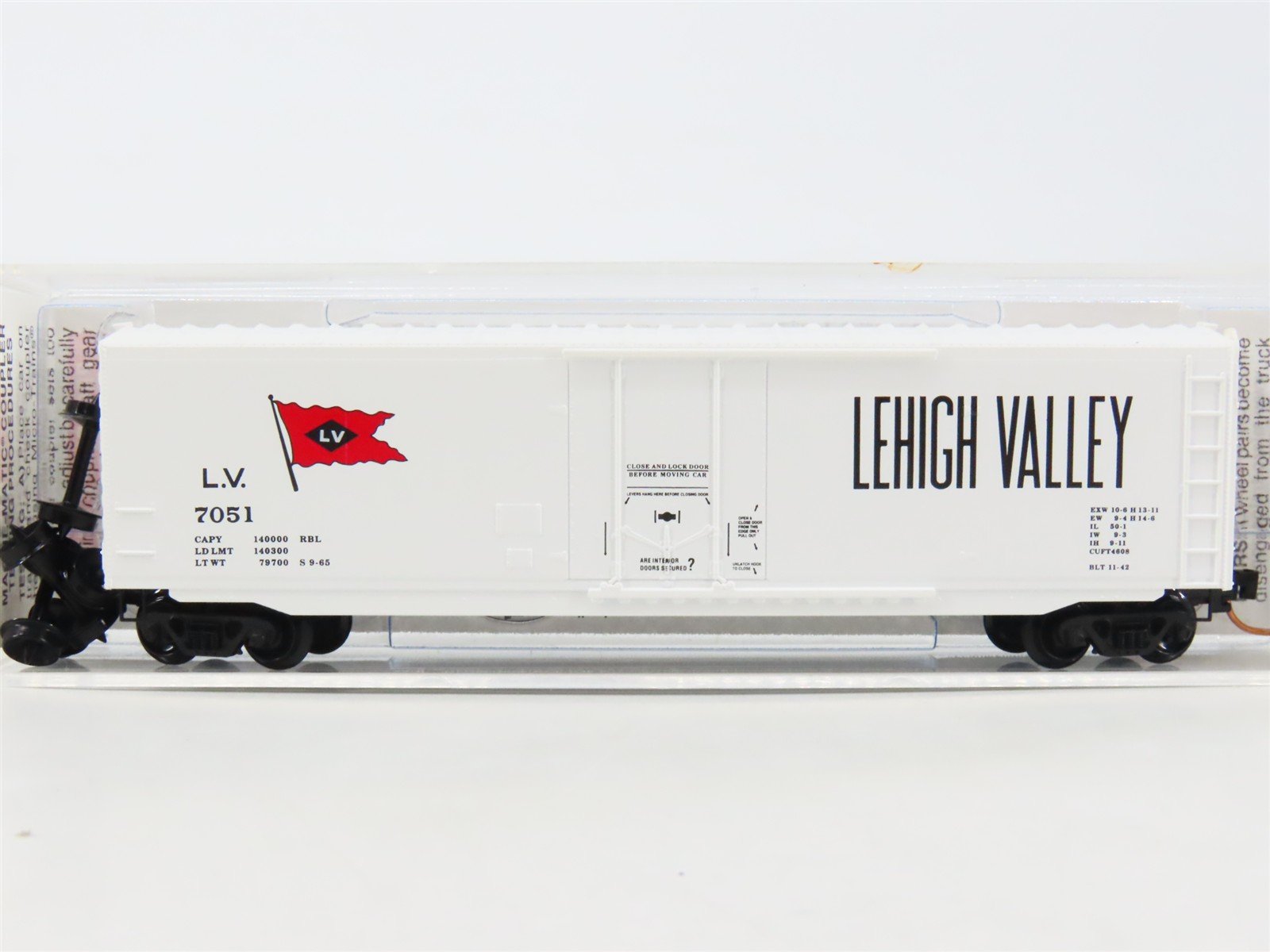 N Scale Micro-Trains MTL 38210 LV Lehigh Valley 50' Plug Door Box Car #7051