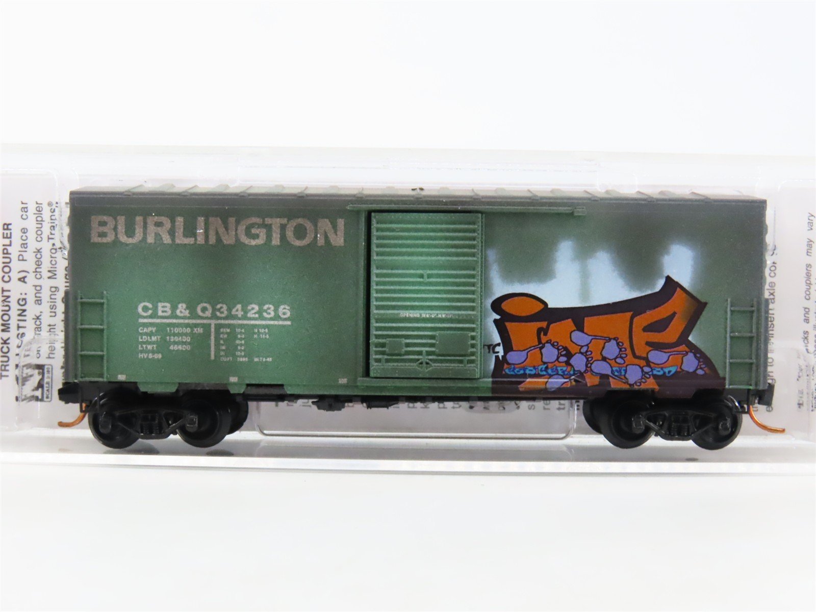 N Micro-Trains MTL 02444310 CB&Q Burlington Route 40' Boxcar #34236 w/ Graffiti