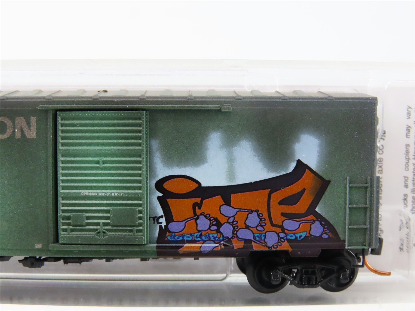 N Micro-Trains MTL 02444310 CB&Q Burlington Route 40' Boxcar #34236 w/ Graffiti