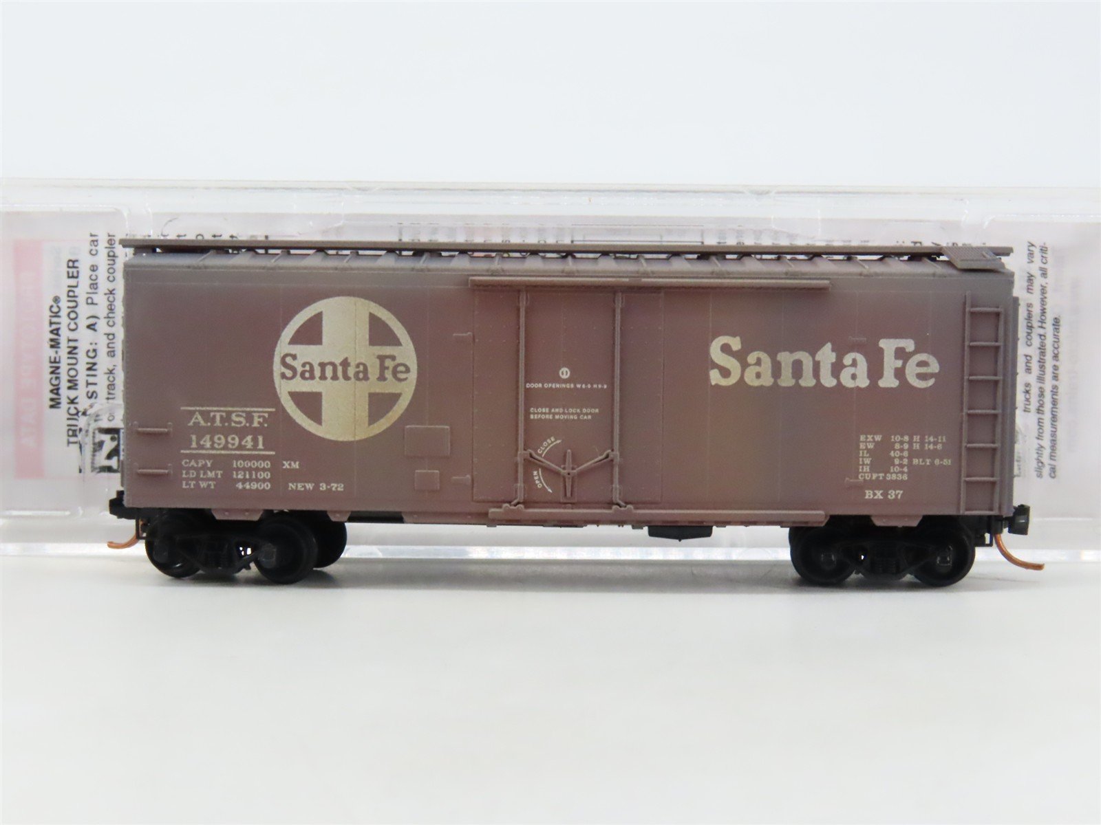 N Scale Micro-Trains MTL 02144110 ATSF Santa Fe 40' Box Car #149941 w/ Graffiti