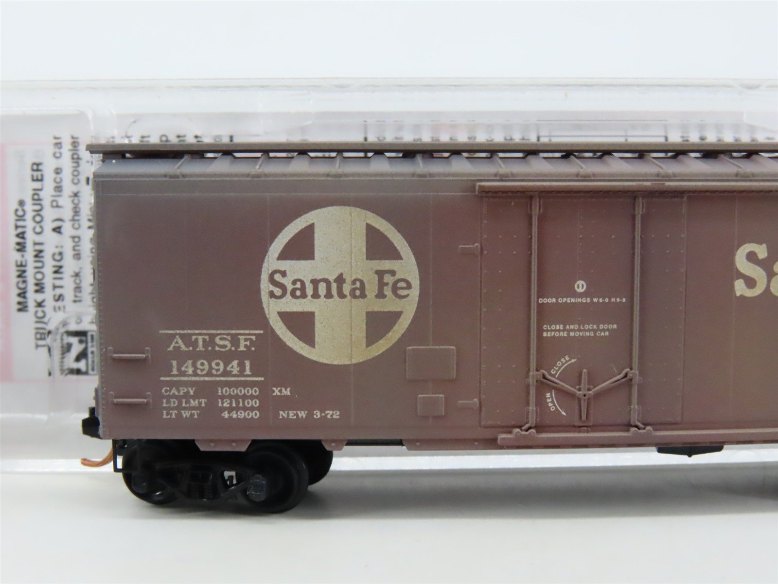 N Scale Micro-Trains MTL 02144110 ATSF Santa Fe 40' Box Car #149941 w/ Graffiti