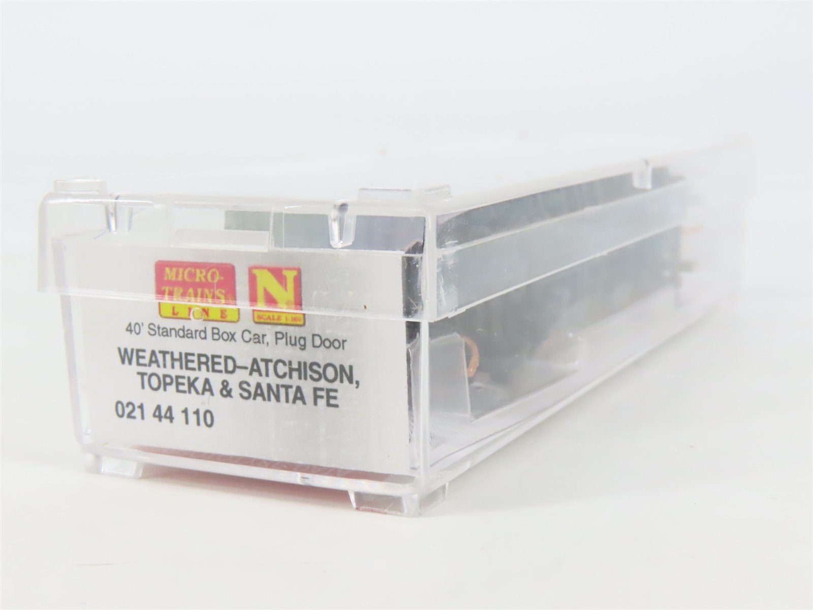 N Scale Micro-Trains MTL 02144110 ATSF Santa Fe 40' Box Car #149941 w/ Graffiti