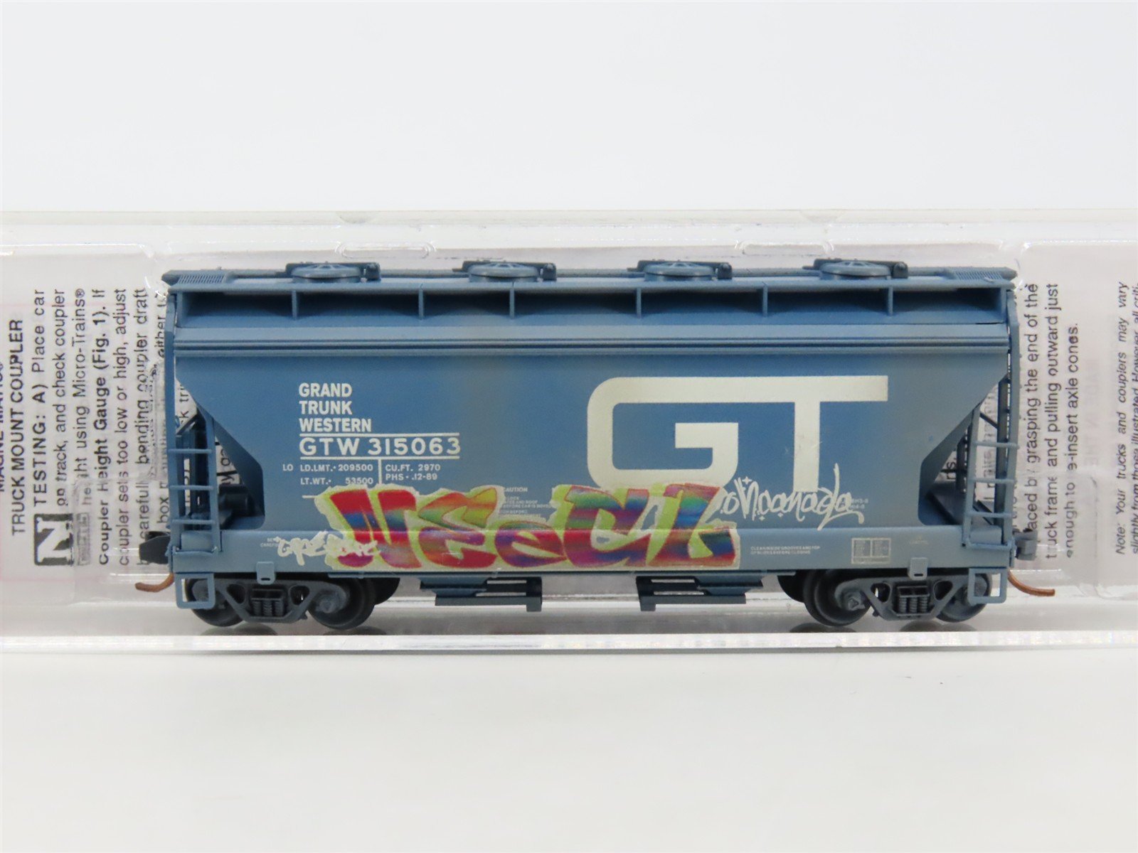 N Scale Micro-Trains MTL 09244010 GTW 2-Bay Covered Hopper #315063 w/ Graffiti