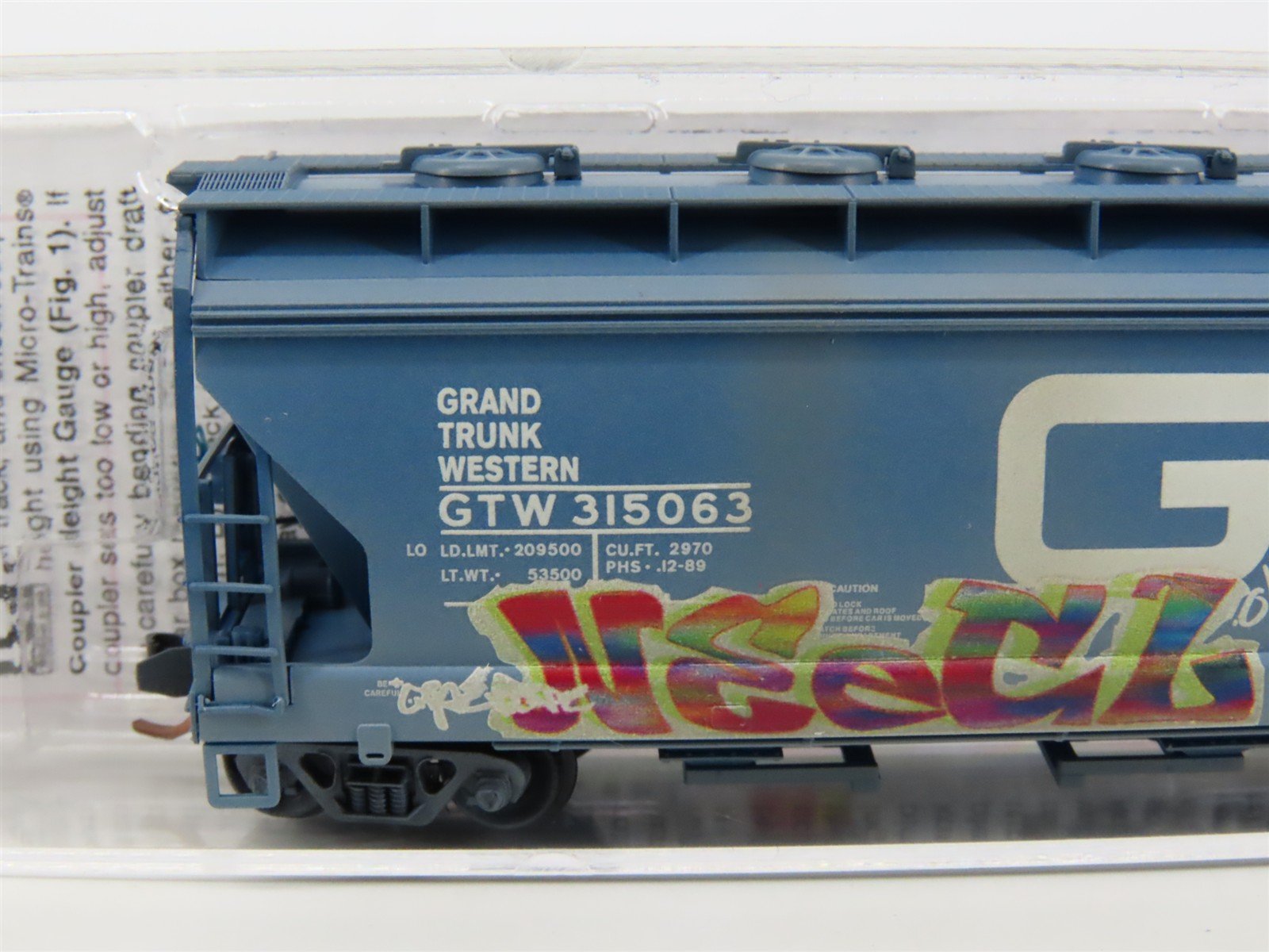 N Scale Micro-Trains MTL 09244010 GTW 2-Bay Covered Hopper #315063 w/ Graffiti