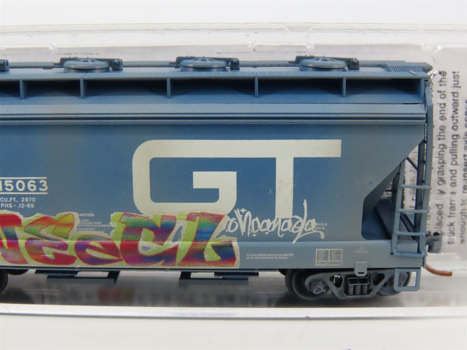 N Scale Micro-Trains MTL 09244010 GTW 2-Bay Covered Hopper #315063 w/ Graffiti