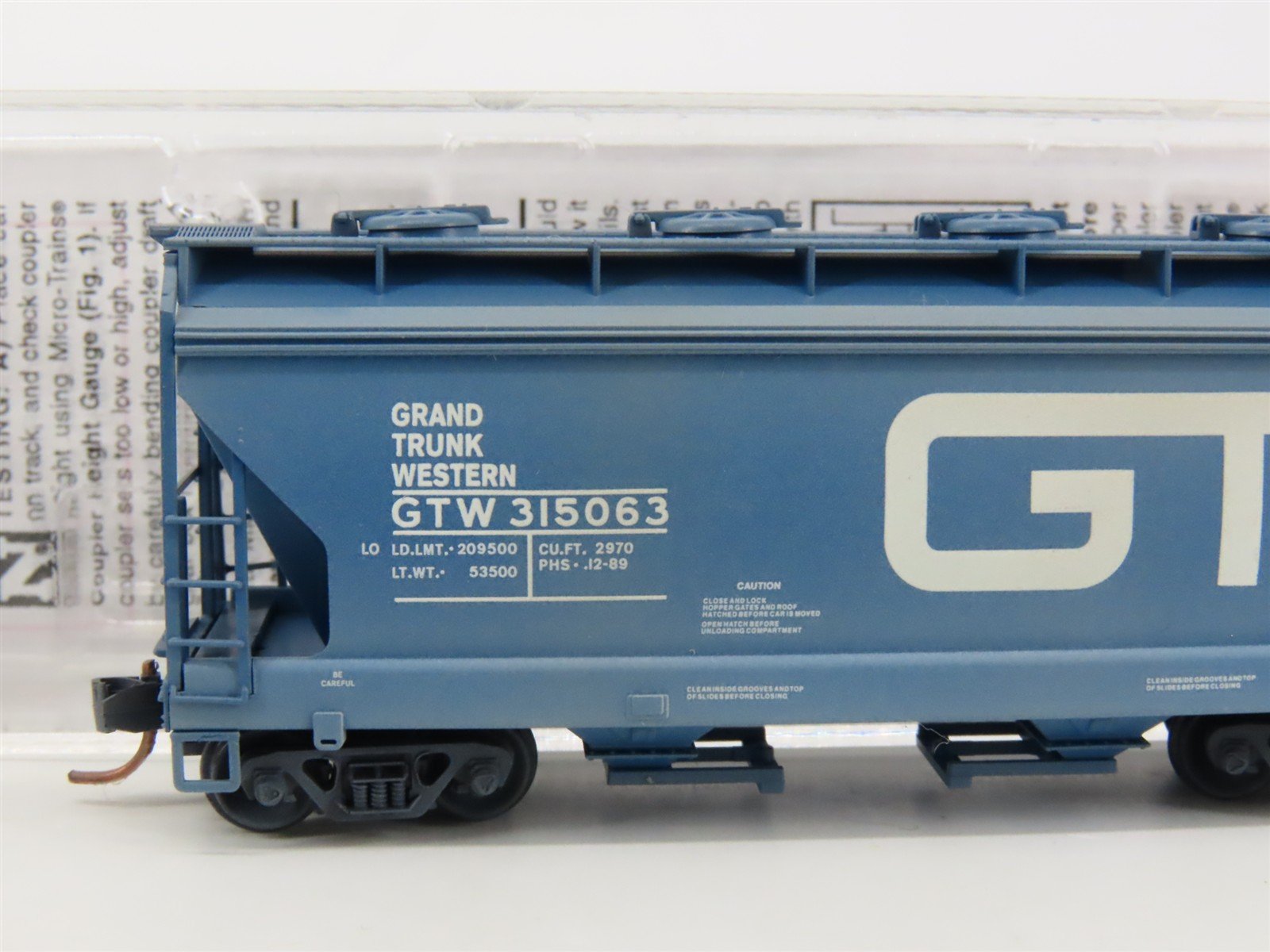 N Scale Micro-Trains MTL 09244010 GTW 2-Bay Covered Hopper #315063 w/ Graffiti