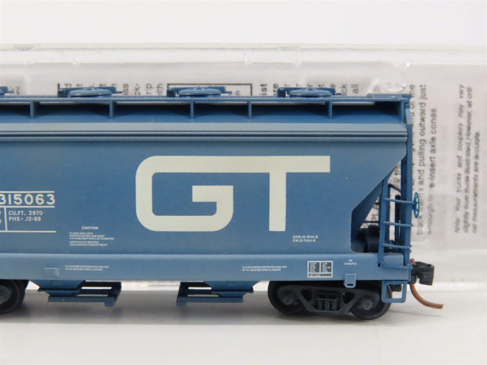 N Scale Micro-Trains MTL 09244010 GTW 2-Bay Covered Hopper #315063 w/ Graffiti