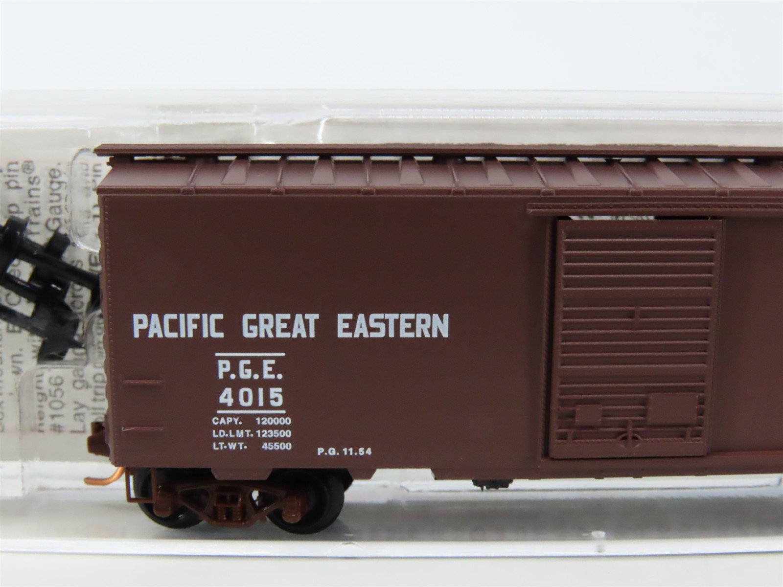 N Scale Micro-Trains MTL 20970 PGE Pacific Great Eastern 40' Box Car #4015