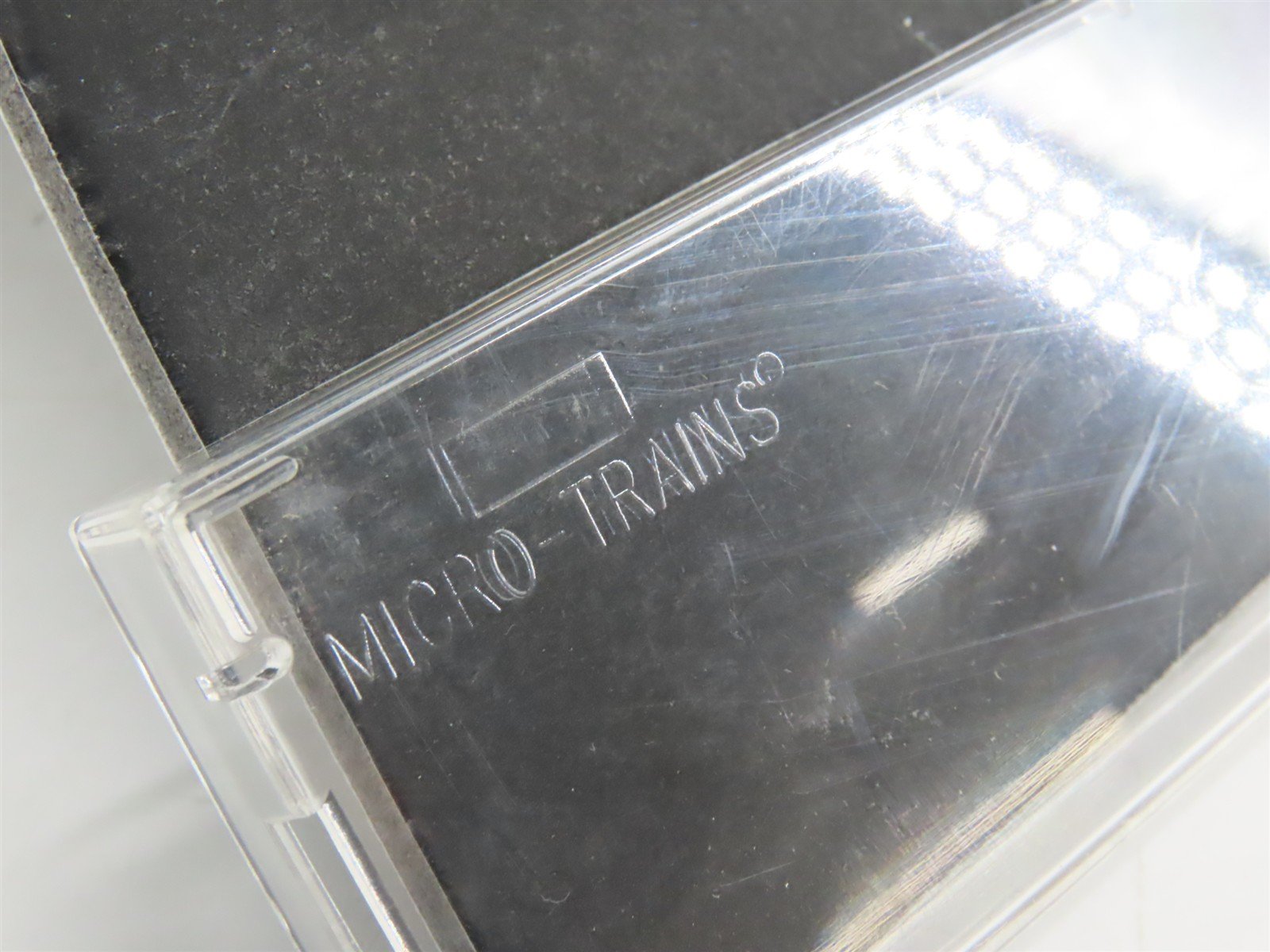N Scale Micro-Trains MTL 02100230 BCOL British Columbia 40' Box Car #8006