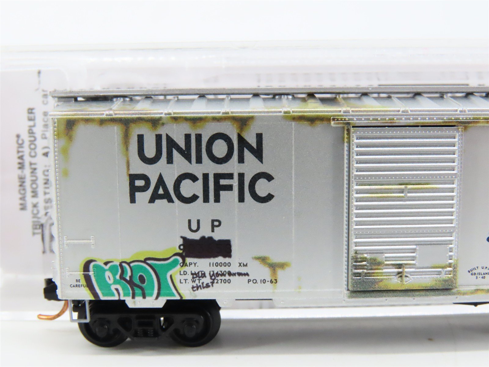 N Scale Micro-Trains MTL 02044756 UP Union Pacific 40' Boxcar #903658 w/Graffiti