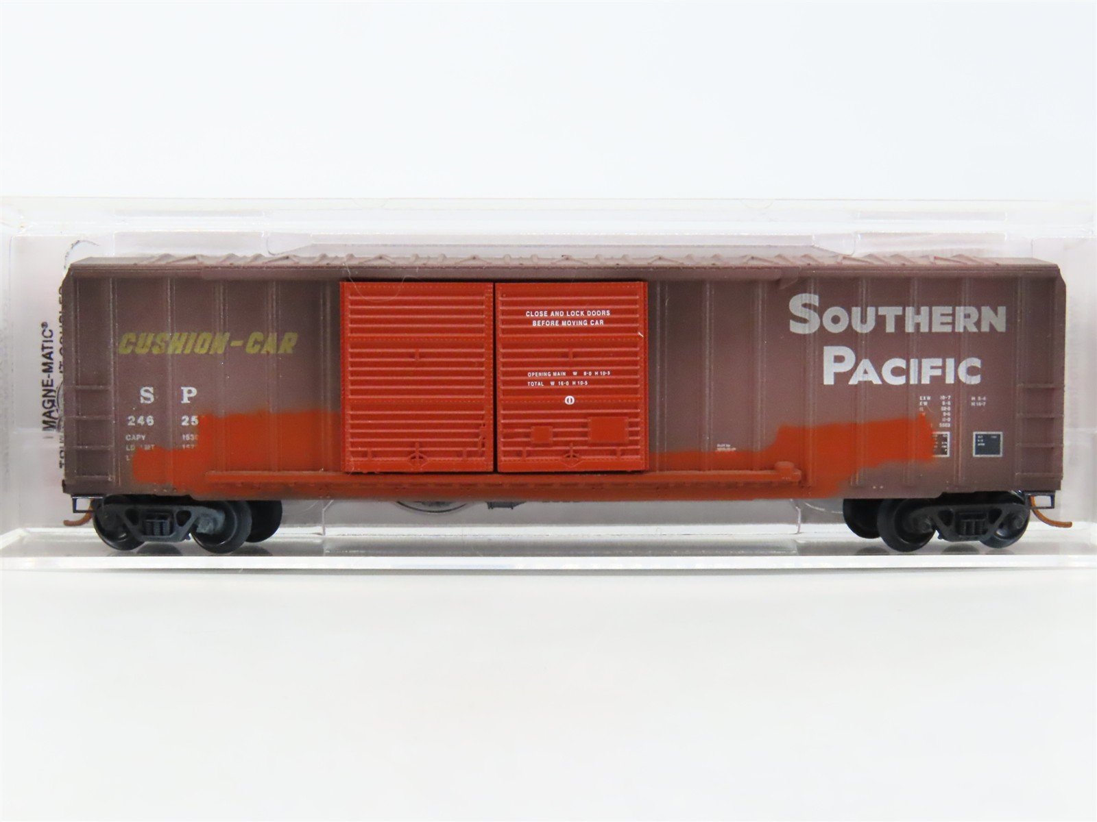 N Micro-Trains MTL 03044050 SP Southern Pacific 50' Boxcar #246259 - Weathered