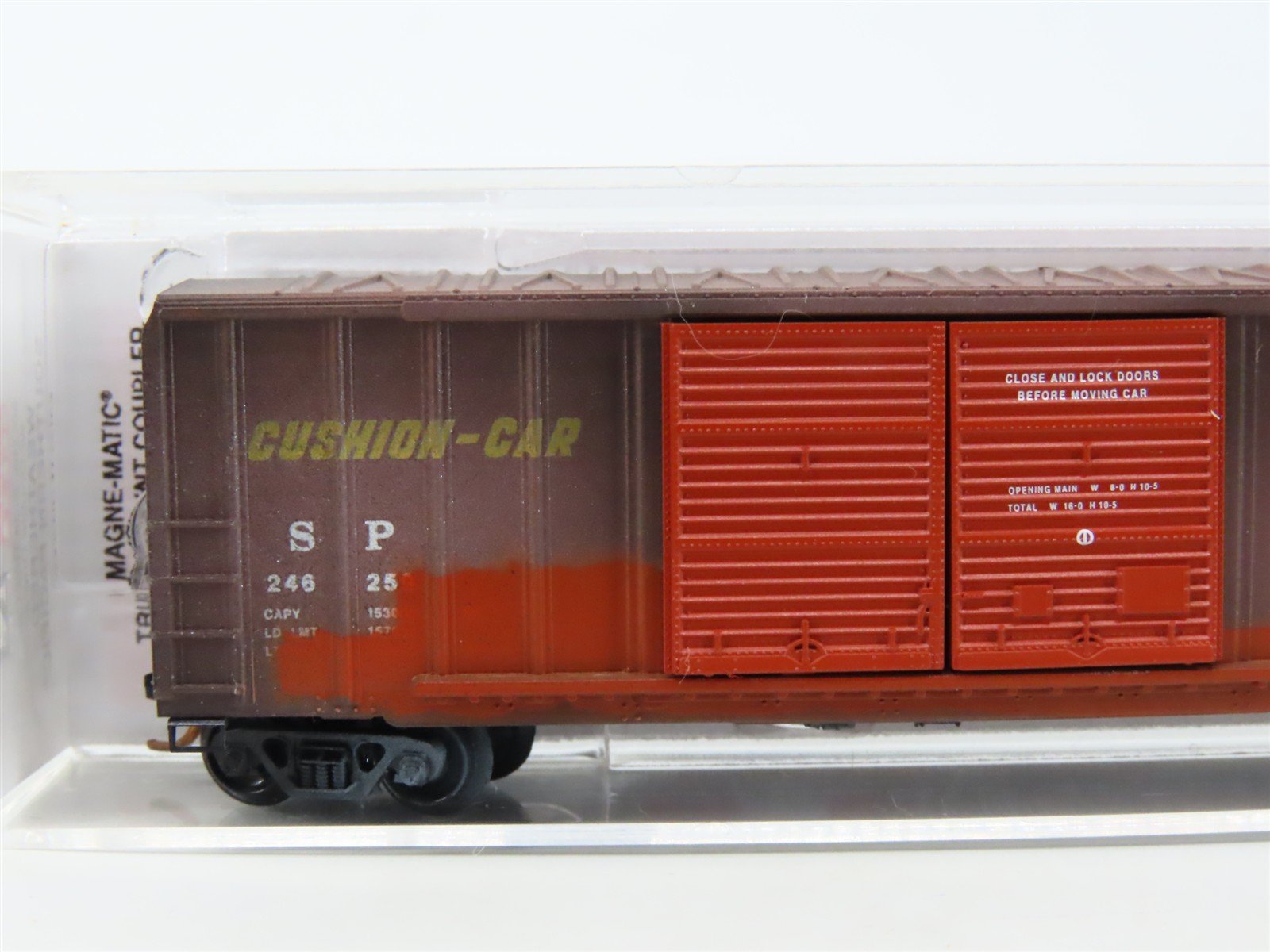 N Micro-Trains MTL 03044050 SP Southern Pacific 50' Boxcar #246259 - Weathered