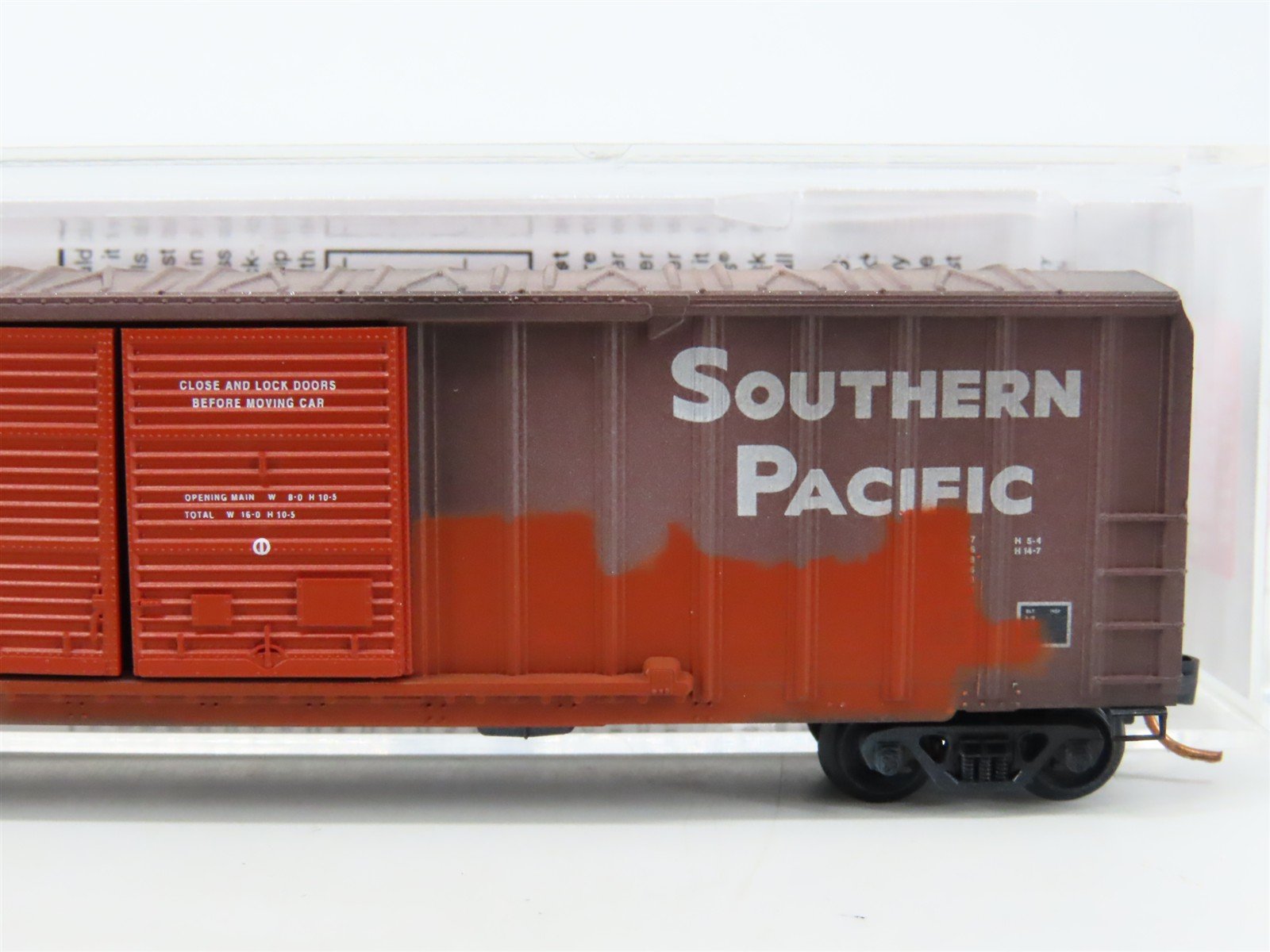 N Micro-Trains MTL 03044050 SP Southern Pacific 50' Boxcar #246259 - Weathered