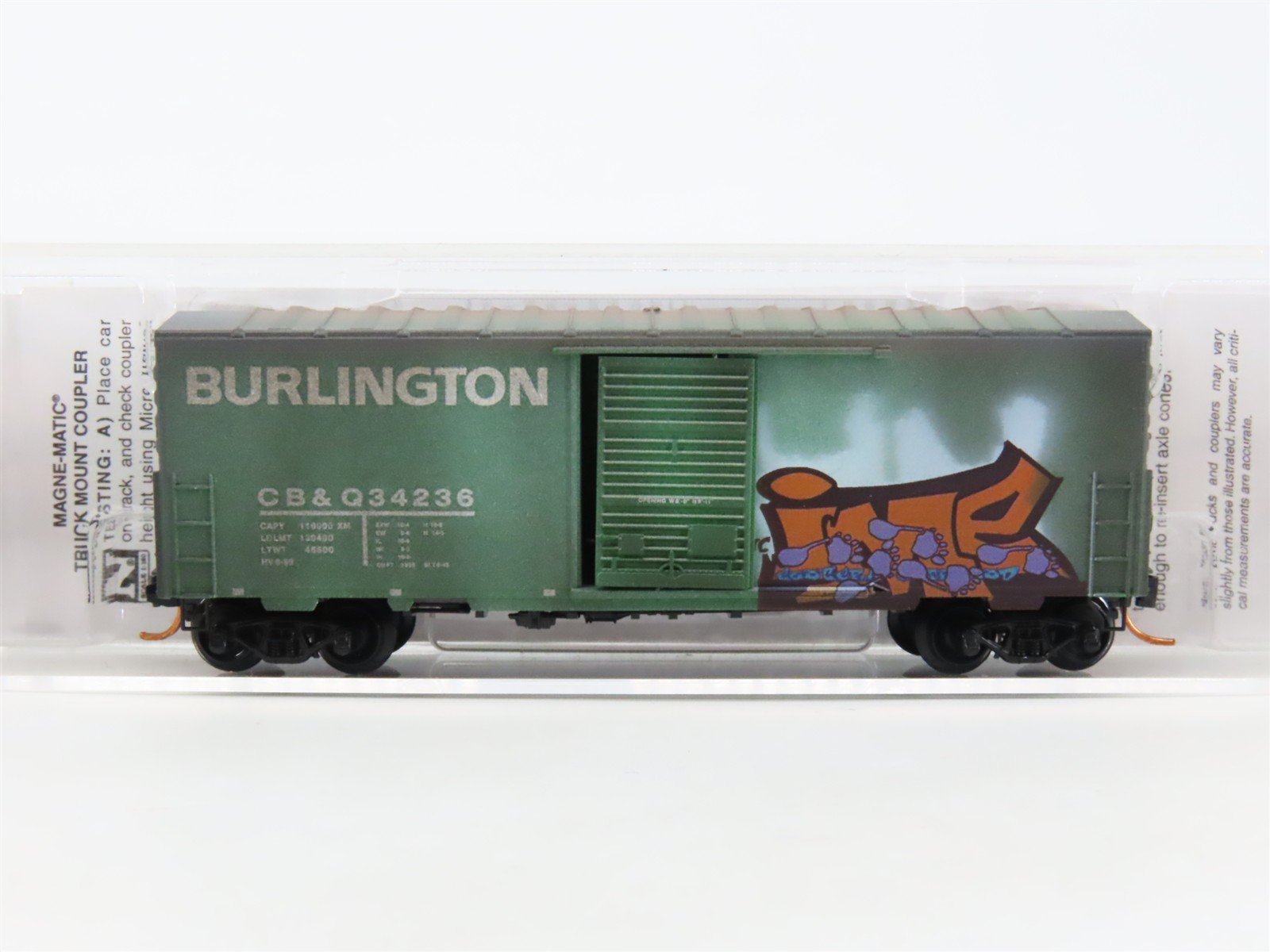 N Micro-Trains MTL 02444310 CB&Q Burlington Route 40' Boxcar #34236 w/ Graffiti