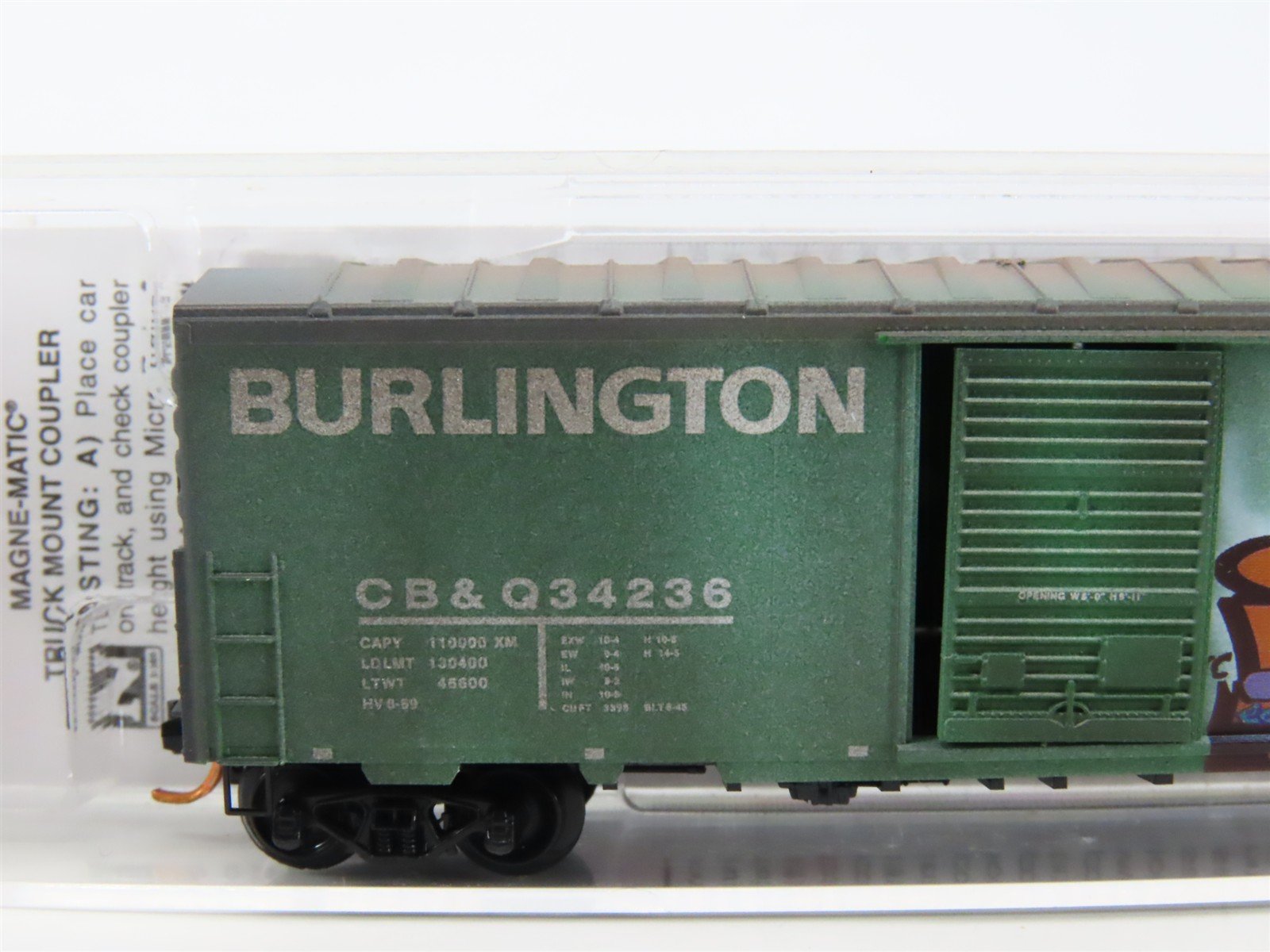 N Micro-Trains MTL 02444310 CB&Q Burlington Route 40' Boxcar #34236 w/ Graffiti