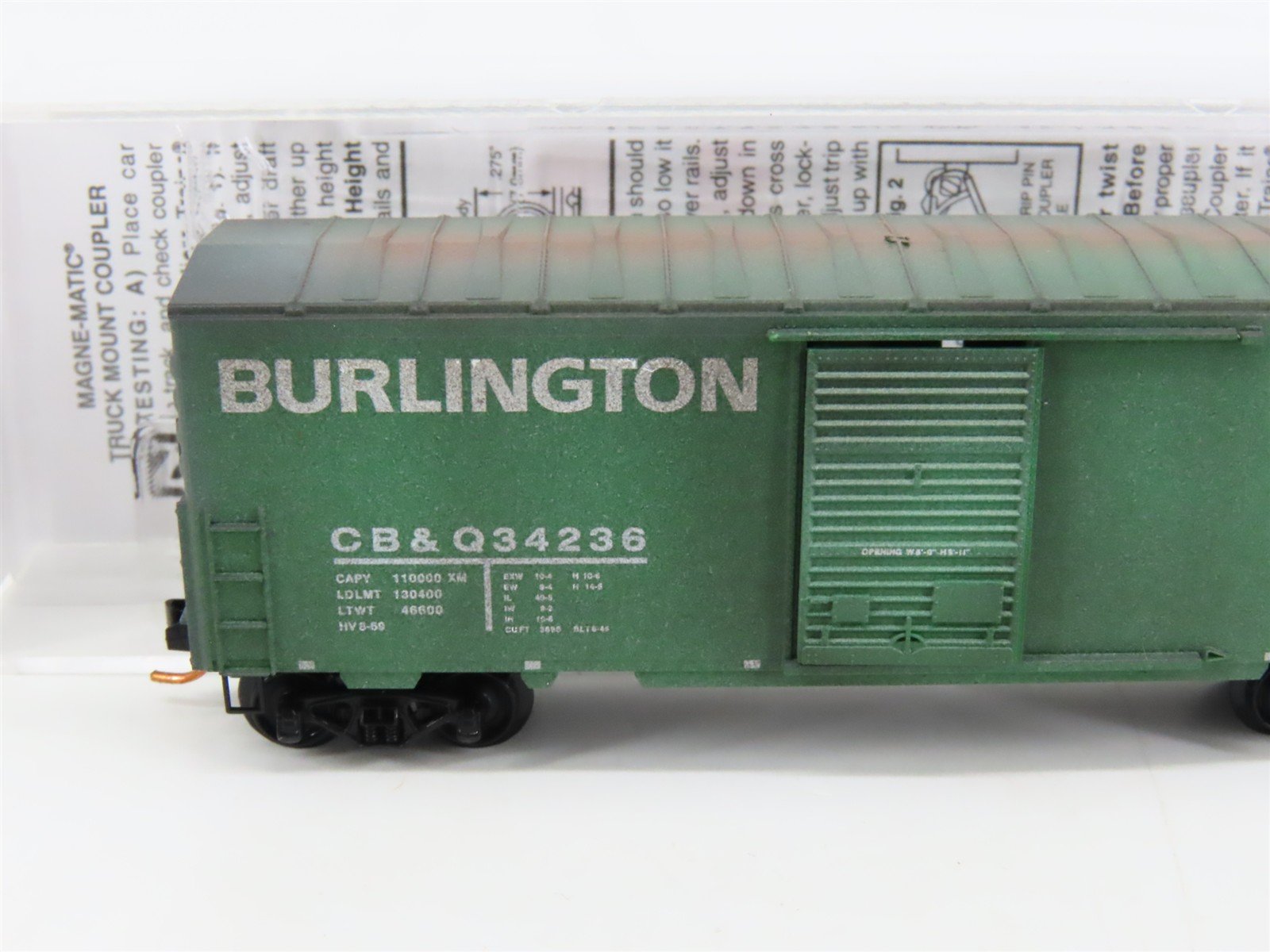 N Micro-Trains MTL 02444310 CB&Q Burlington Route 40' Boxcar #34236 w/ Graffiti