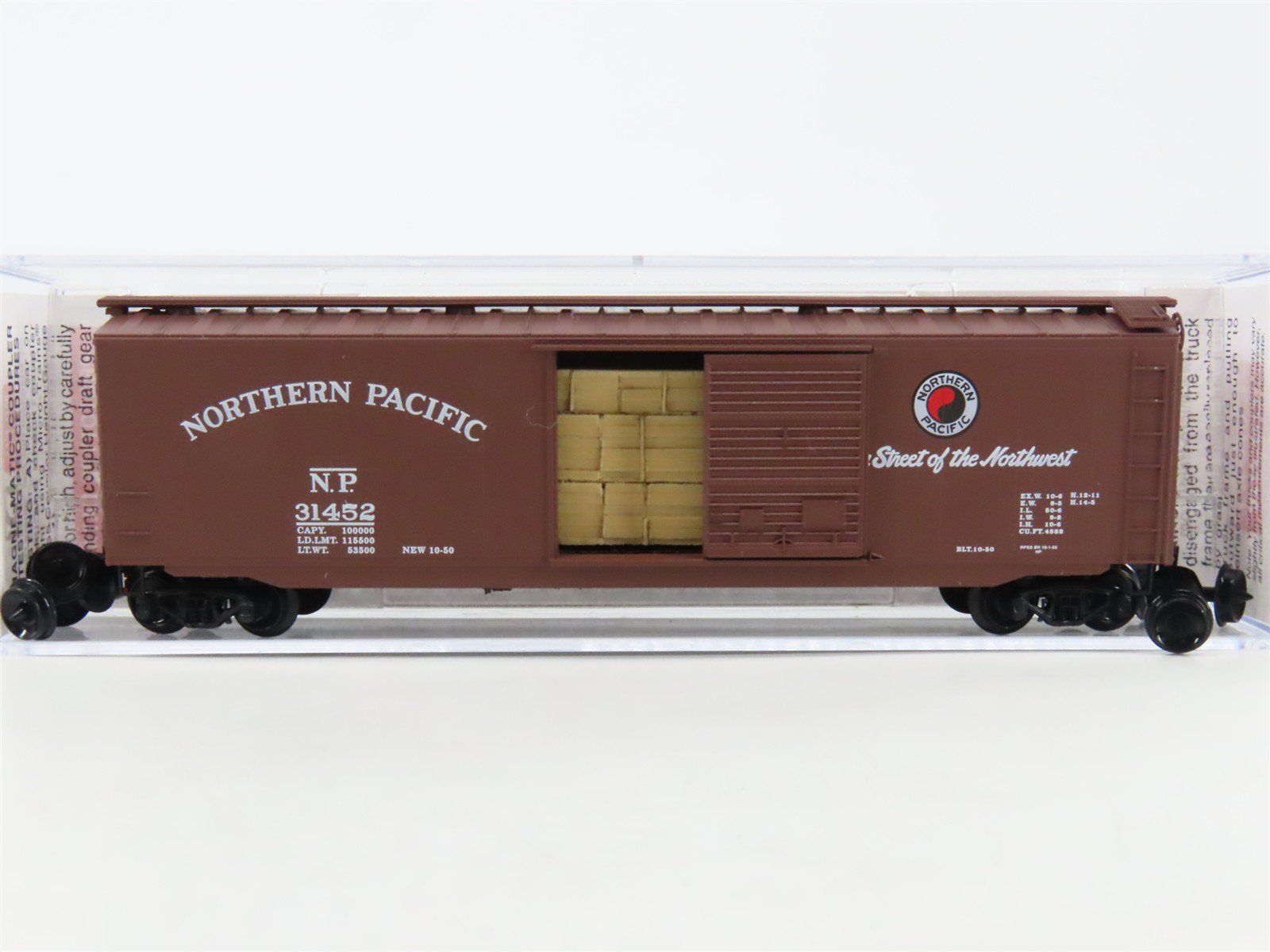 N Scale Micro-Trains MTL 03100060 NP Northern Pacific 50' Box Car #31452 w/ Load