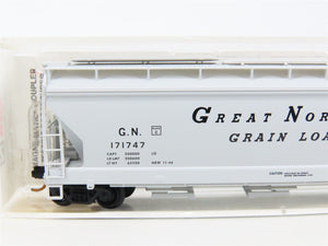 N Scale Micro-Trains MTL 94160 GN Great Northern 3-Bay Covered Hopper #171747