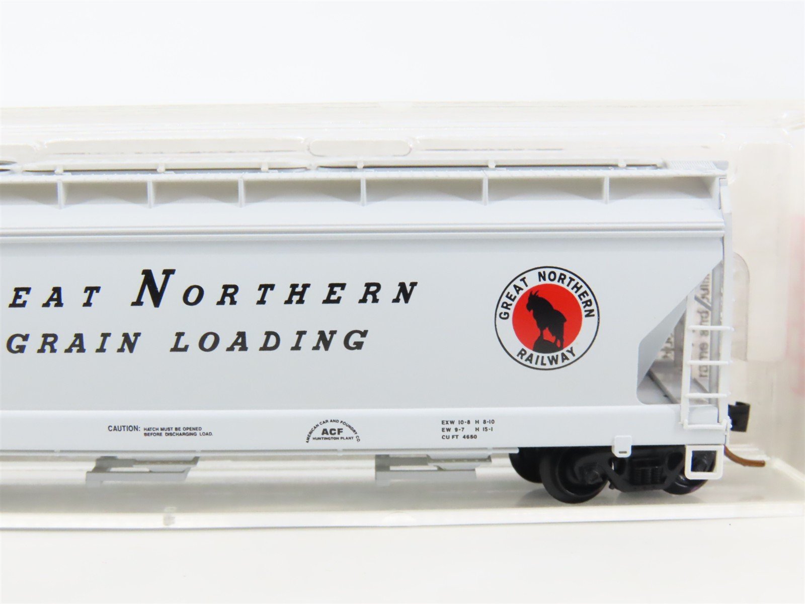 N Scale Micro-Trains MTL 94160 GN Great Northern 3-Bay Covered Hopper #171747