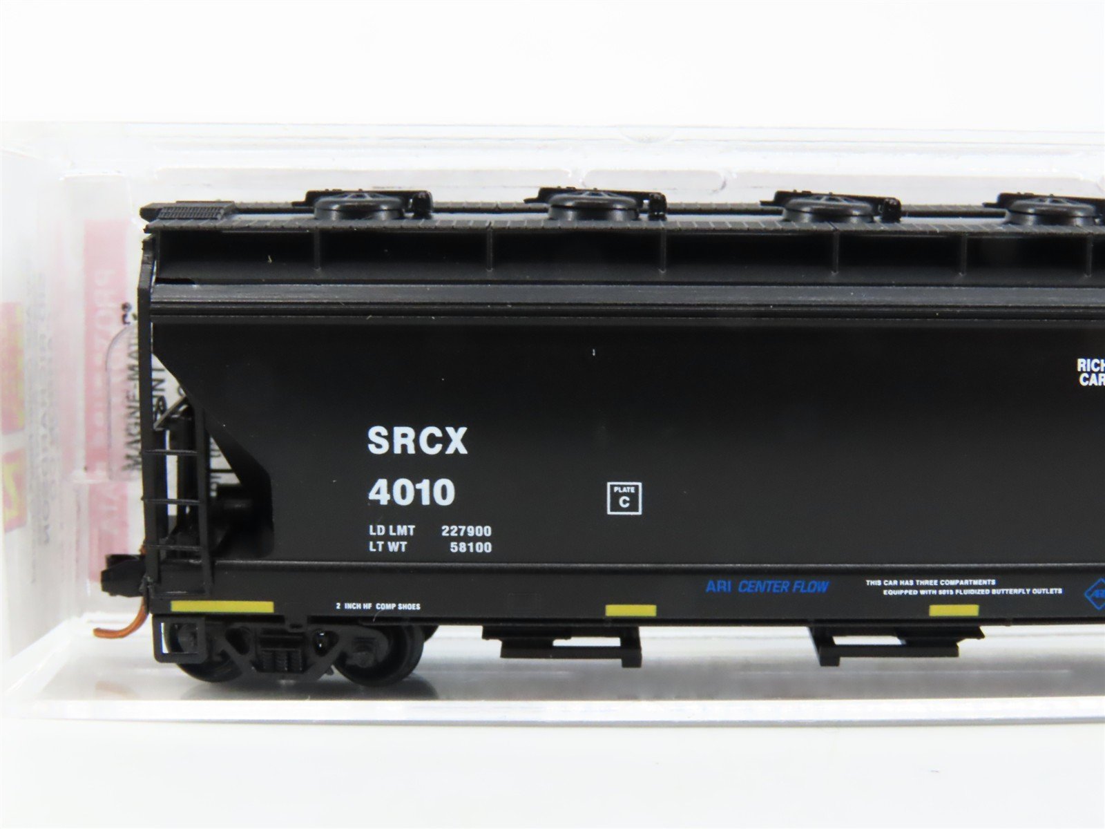 N Scale Micro-Trains MTL 09300100 SRCX Sid Richardson Carbon 3-Bay Hopper #4010