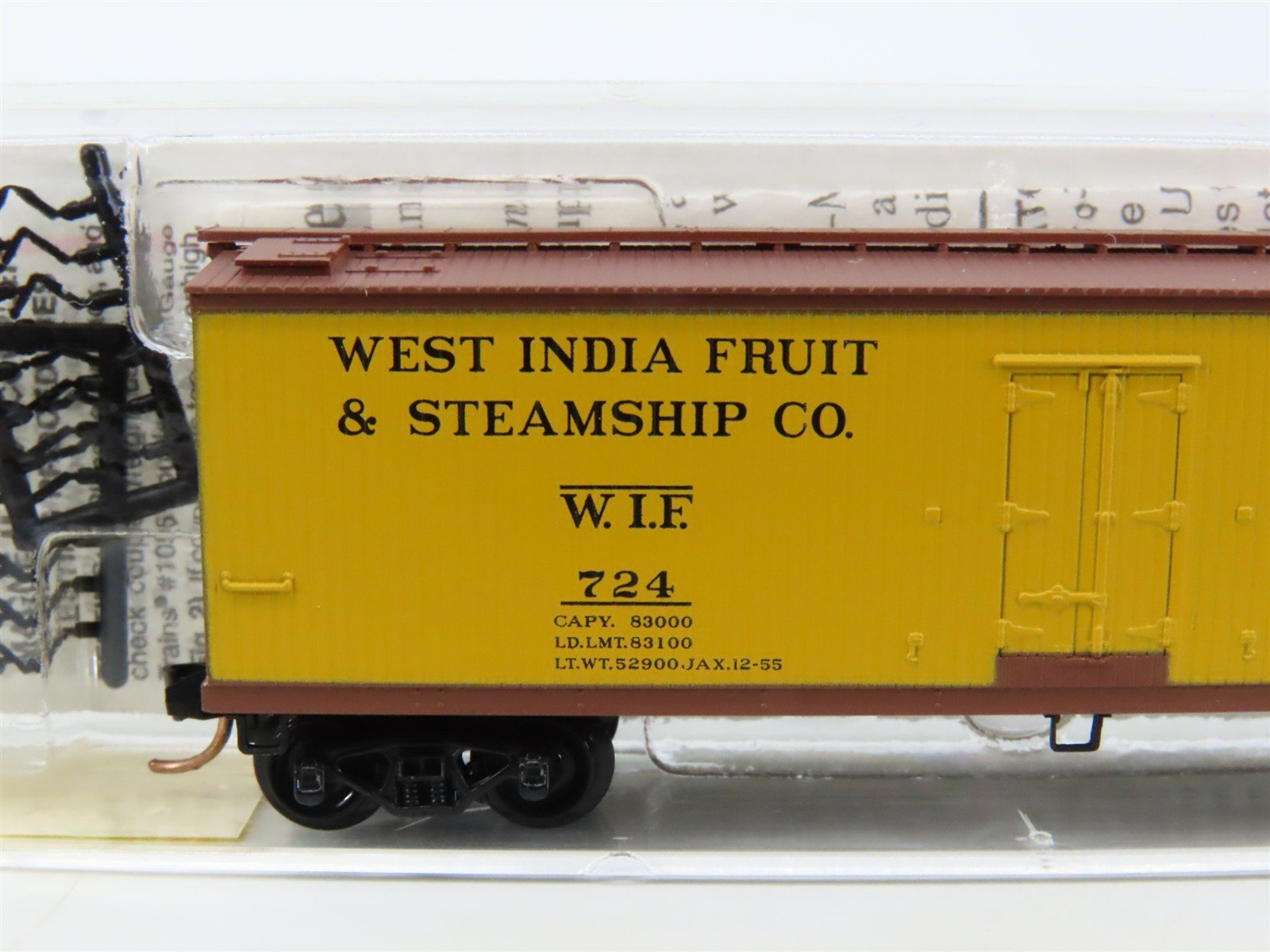 N Scale Micro-Trains MTL 49510 WIF West India Fruit & Steamship 40' Reefer #724