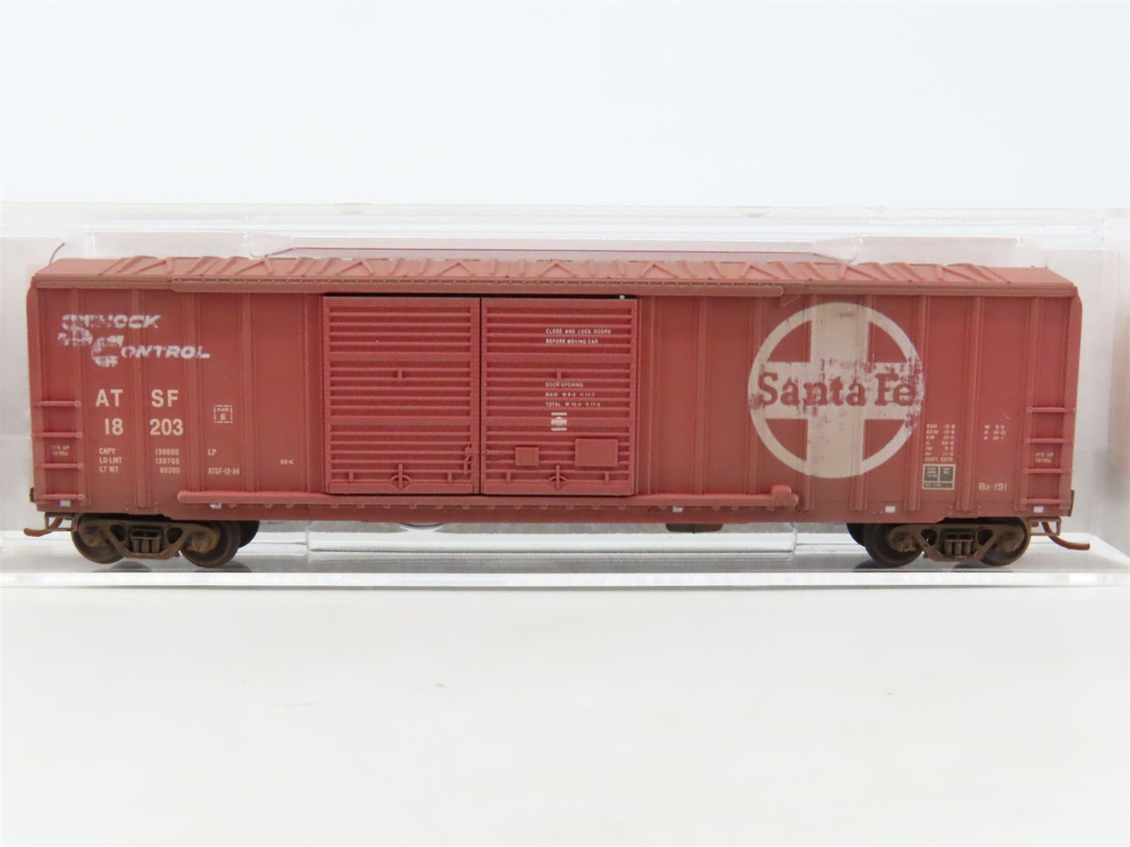 N Scale Micro-Trains MTL 03044250 ATSF Santa Fe 50' Box Car #18203 w/ Graffiti