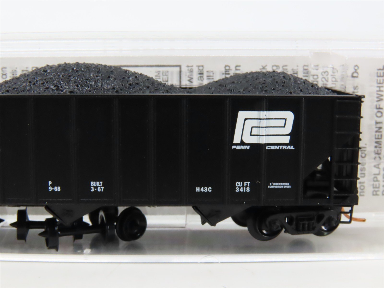 N Scale Micro-Trains MTL 108140 PC Penn Central 3-Bay Hopper #479437 w/ Load