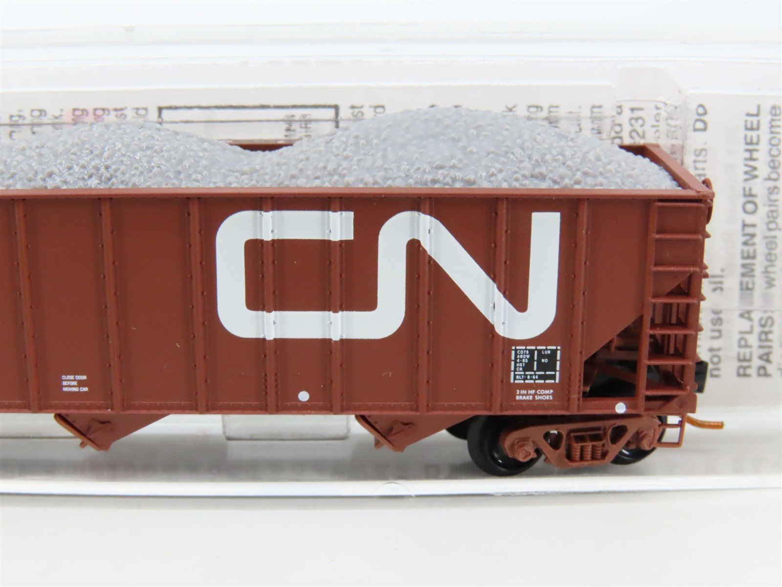 N Scale Micro-Trains MTL 108160 CN Canadian National 3-Bay Hopper #326323 w/Load