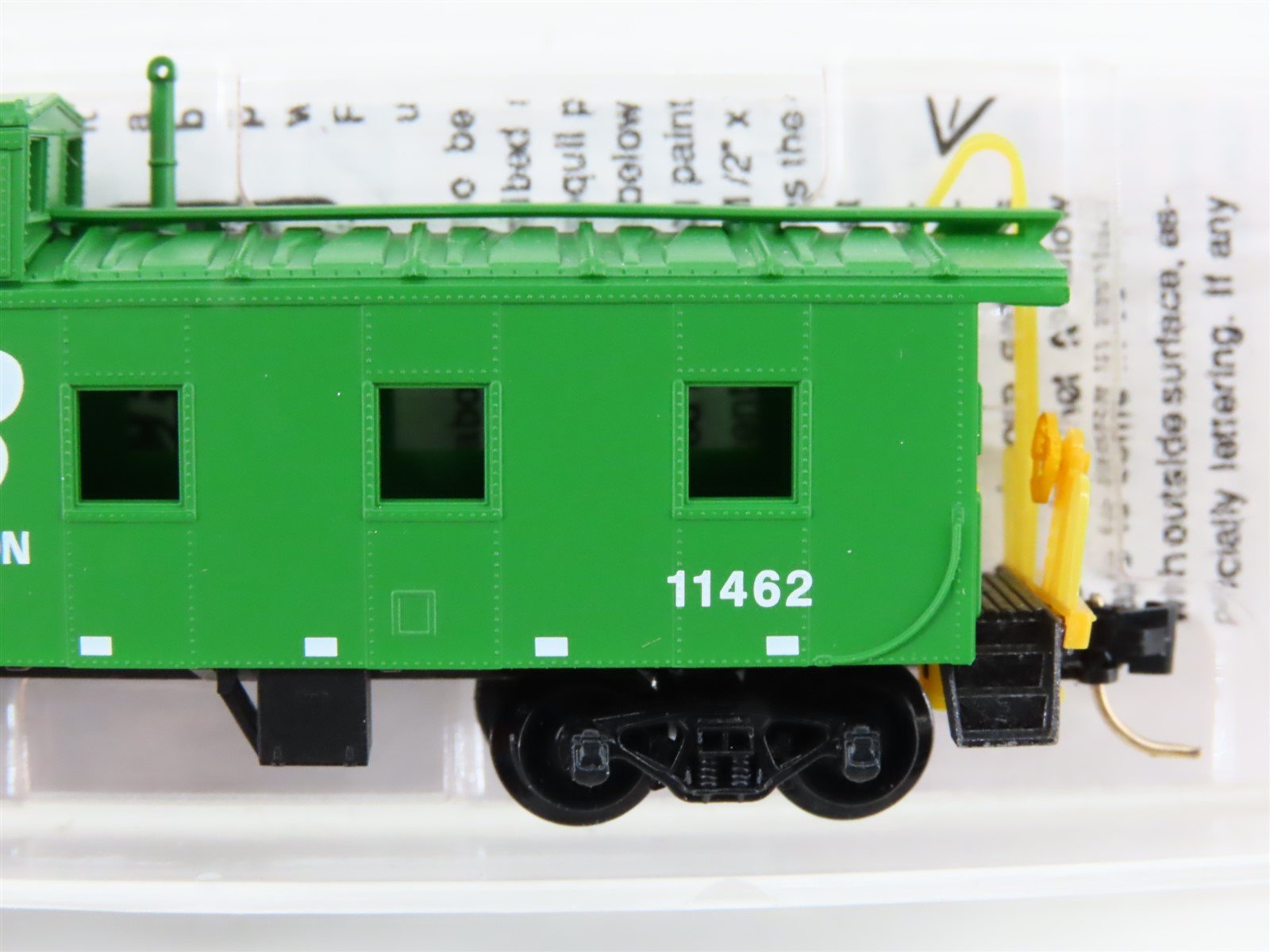 N Scale Micro-Trains MTL 100060 BN Burlington Northern 36' Caboose #11462